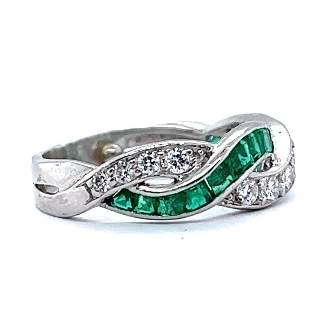 Mid Century Oscar Heyman Diamond Emerald Platinum Twisted Ring In Excellent Condition In Beverly Hills, CA