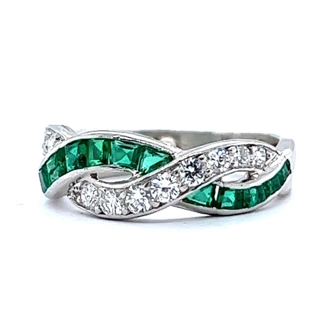 Women's or Men's Mid Century Oscar Heyman Diamond Emerald Platinum Twisted Ring
