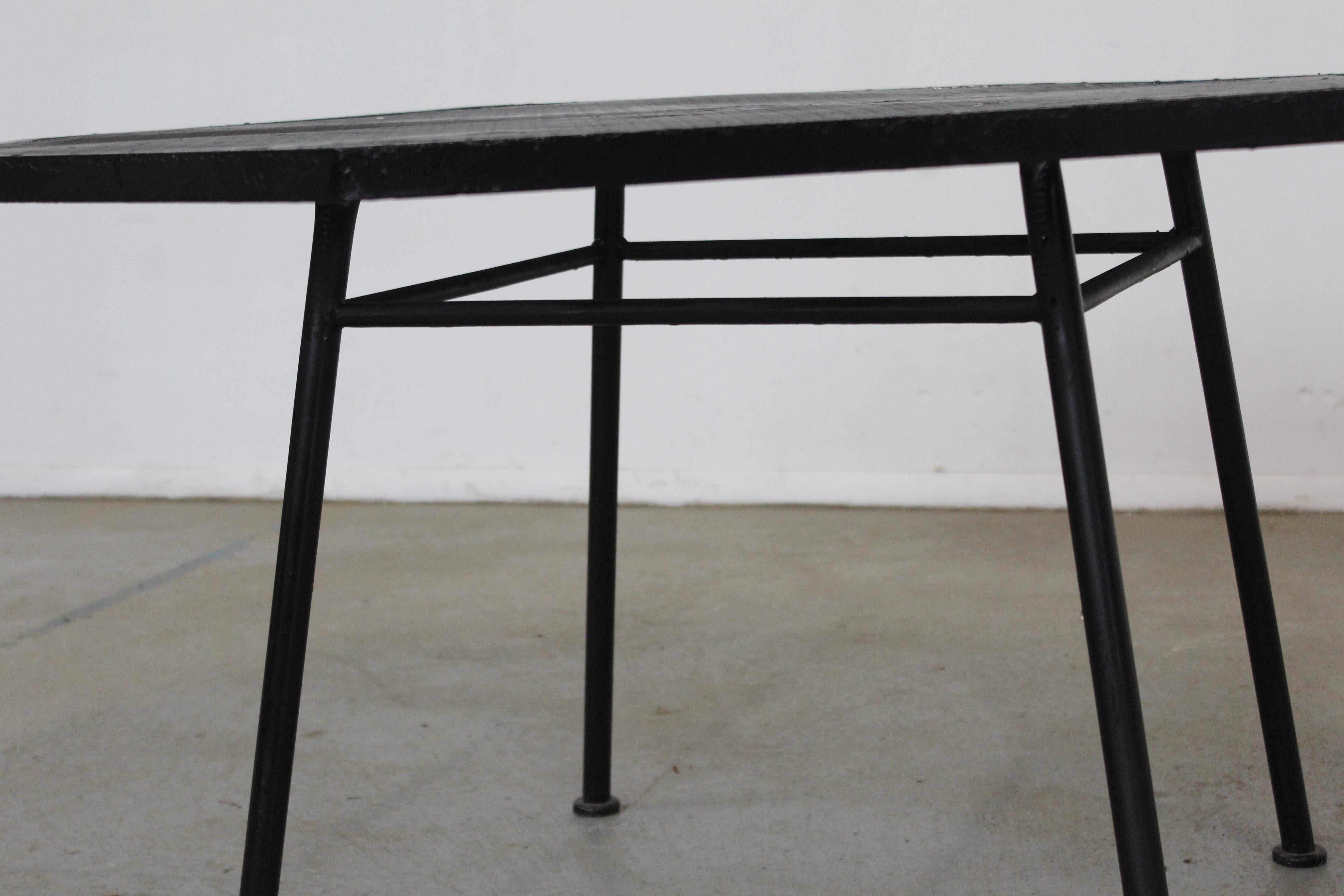 Achteckiger Esstisch mit niedrigem Profil aus Eisen Woodard-Skulptur für den Außenbereich aus der Mitte des Jahrhunderts im Angebot 2