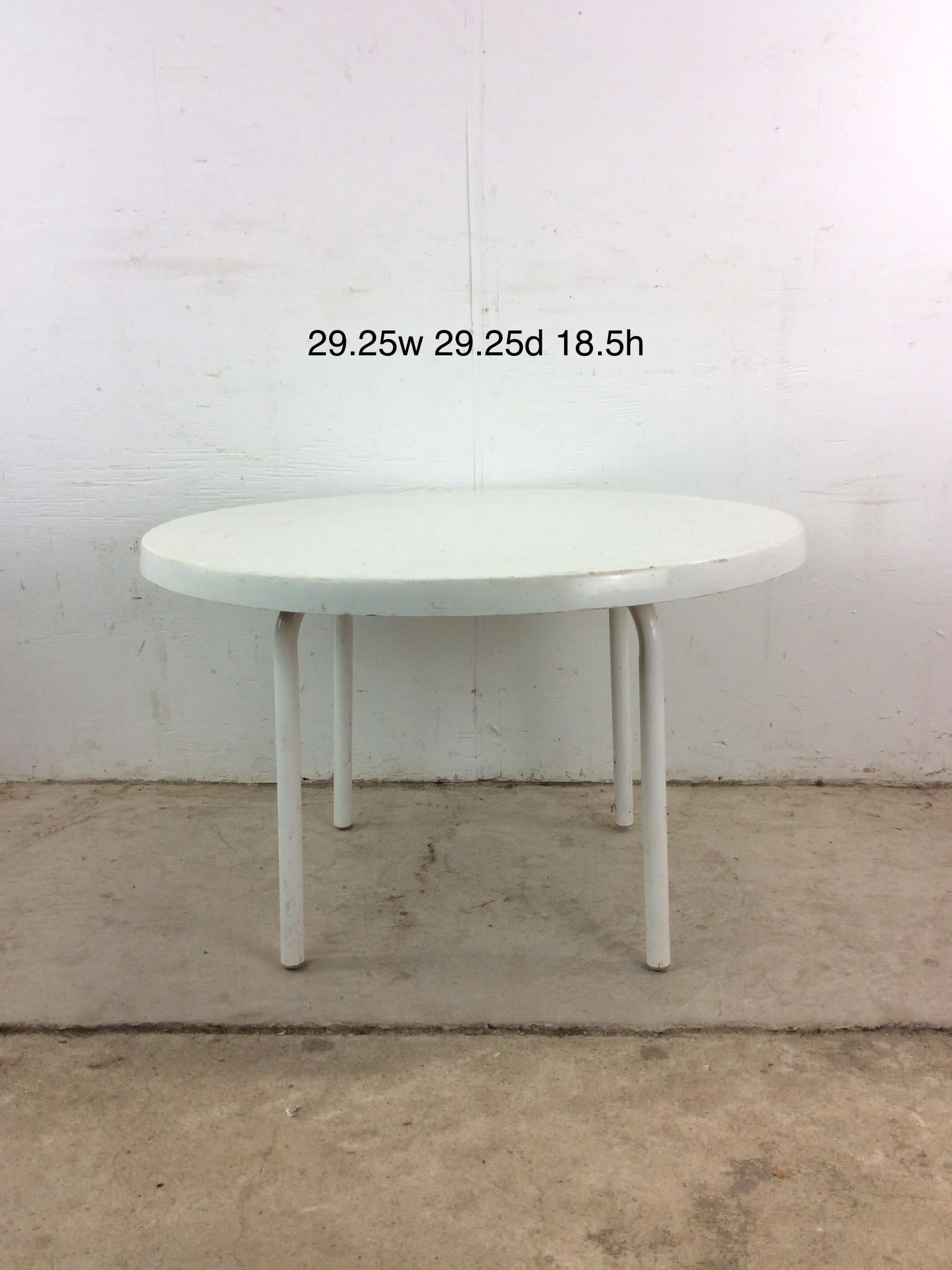 Mid Century Outdoor Patio Cocktail Table con tapa de fibra de vidrio en venta 6