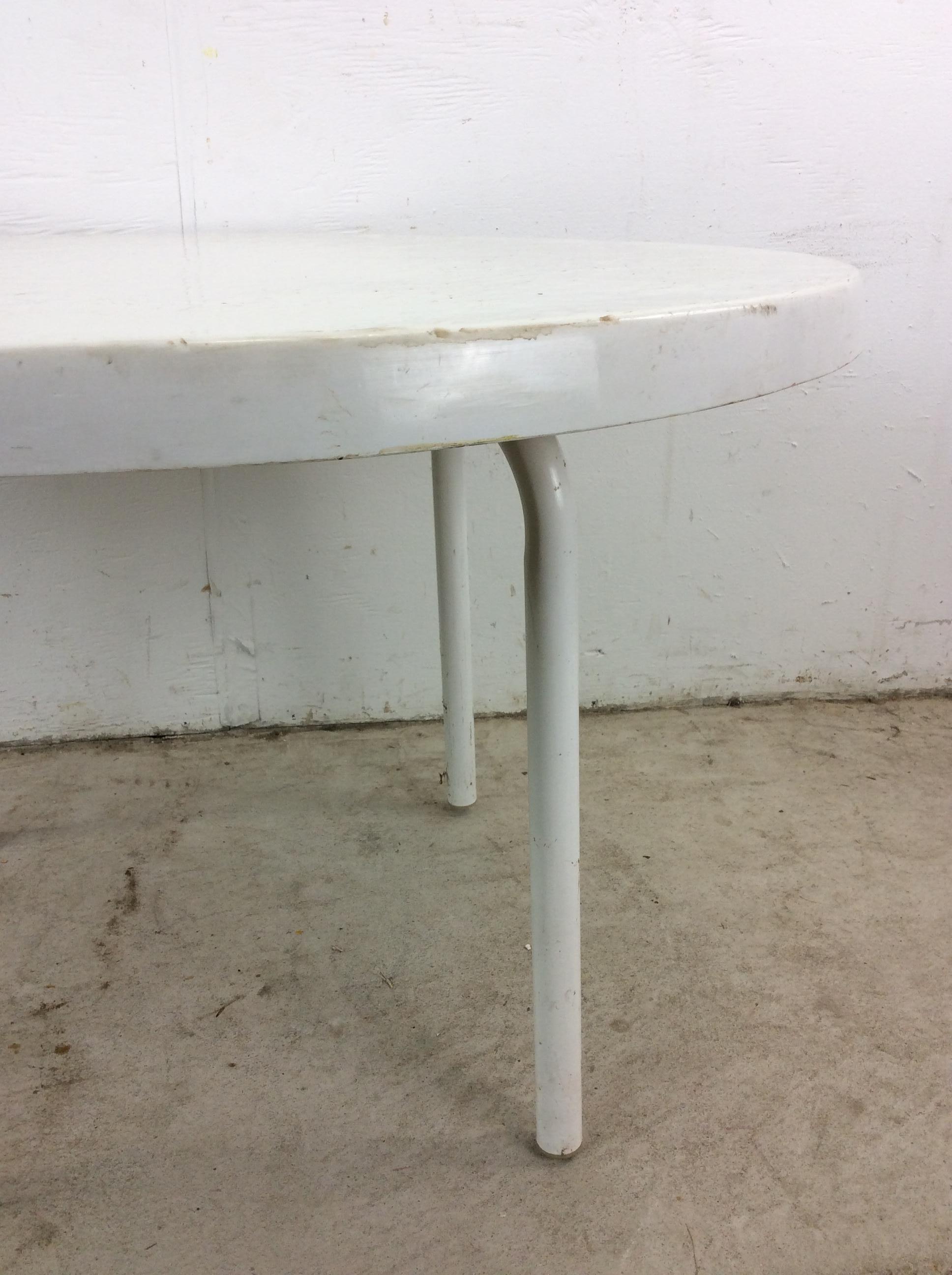 Mid Century Outdoor Patio Cocktail Table con tapa de fibra de vidrio Aluminio en venta