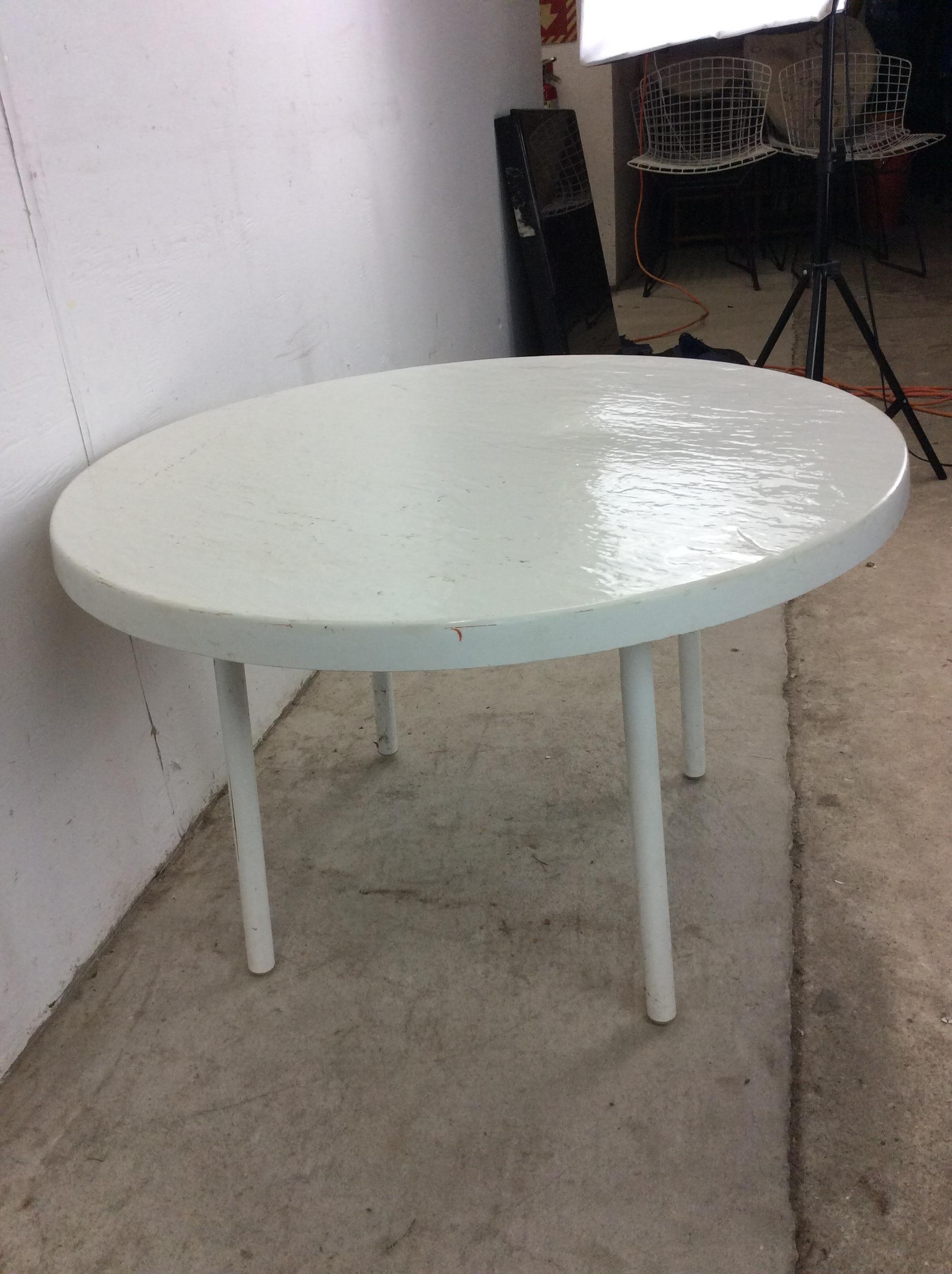 Mid Century Outdoor Patio Cocktail Table con tapa de fibra de vidrio en venta 1