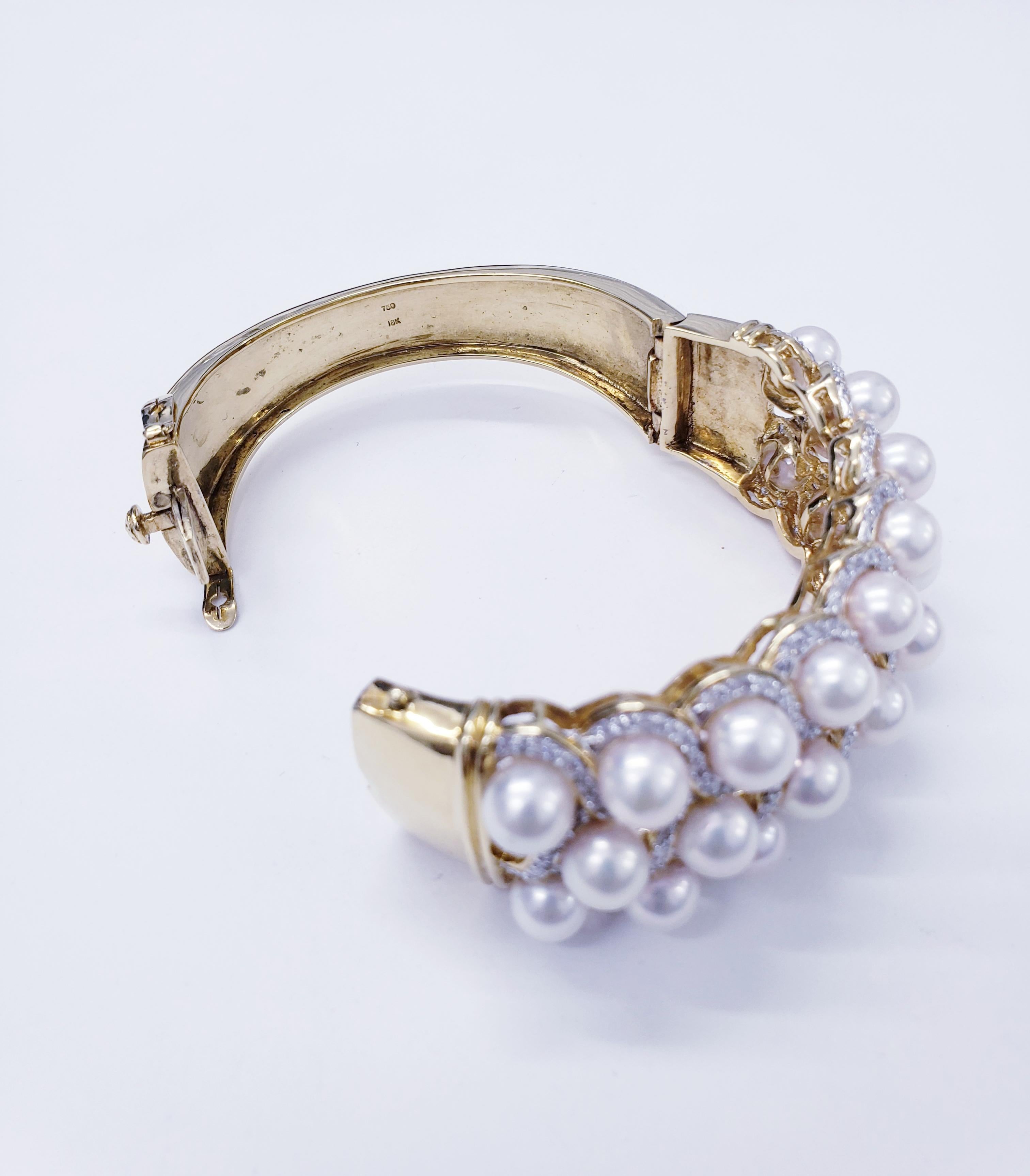 Women's Midcentury Outstanding Luxury Diamonds and Pearls Bangle Handcrafted in 18k Gold For Sale