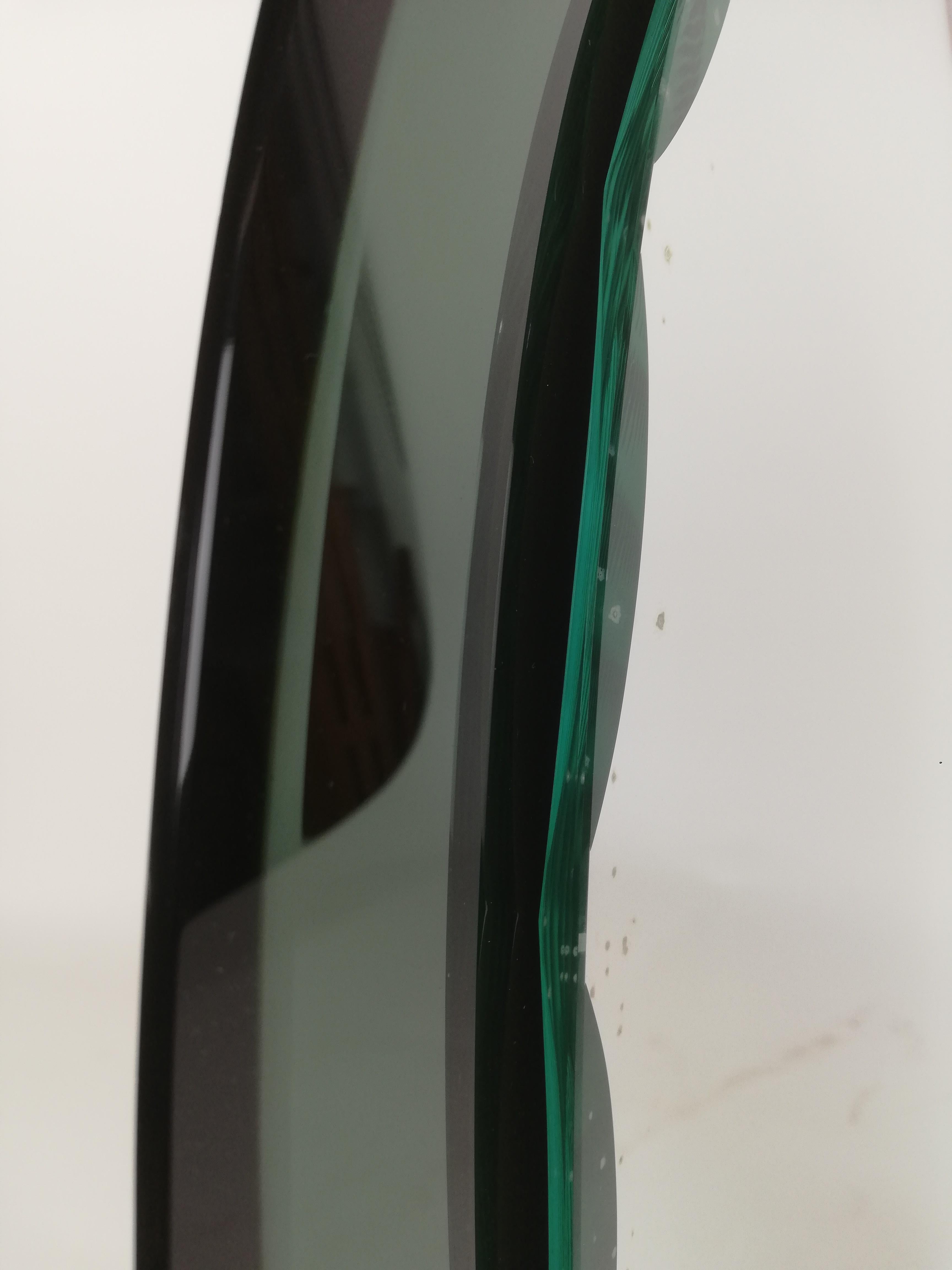 Ovaler Spiegel mit Facettenschliff von Cristal Art, Mid Century, aus verspiegeltem Fumè-Glas im Angebot 2