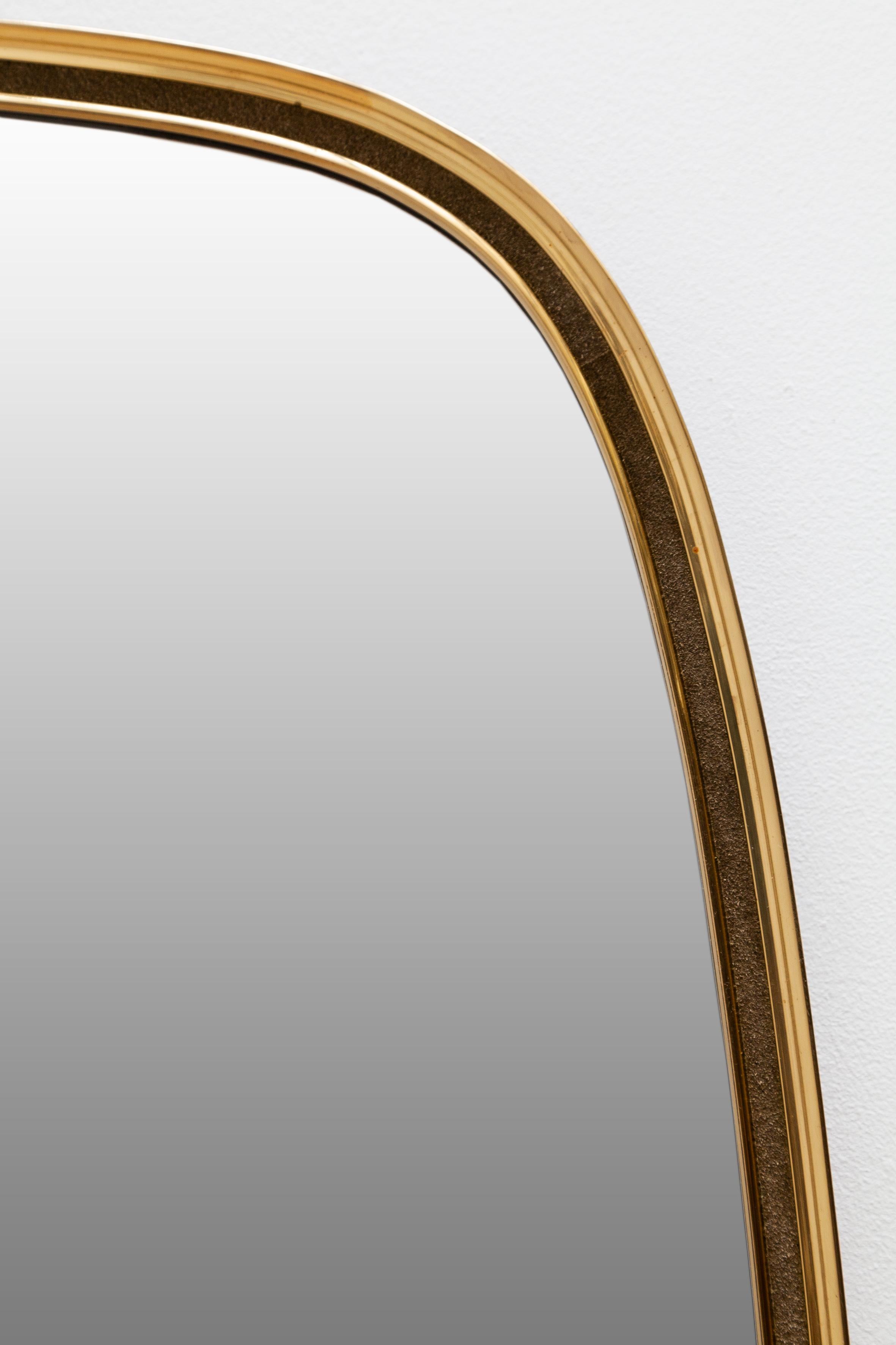 Midcentury Oval Brass Mirror 1950s, Italy In Good Condition In Antwerp, BE