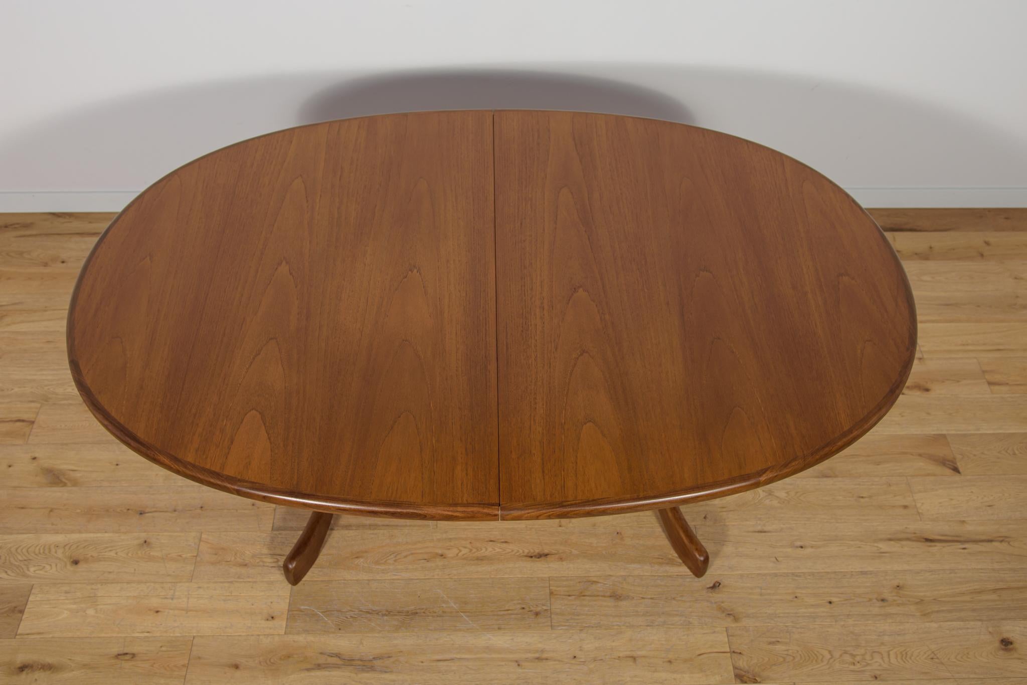 Britannico Tavolo da pranzo ovale di metà secolo in teak di G-Plan, Regno Unito, anni '60 in vendita