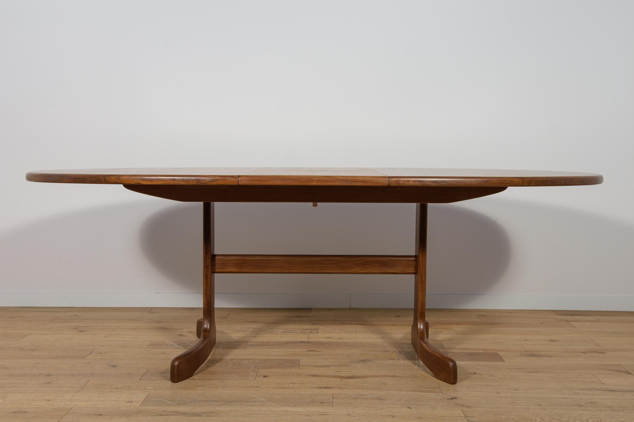 Tavolo da pranzo ovale di metà secolo in teak di G-Plan, Regno Unito, anni '60 in vendita 1