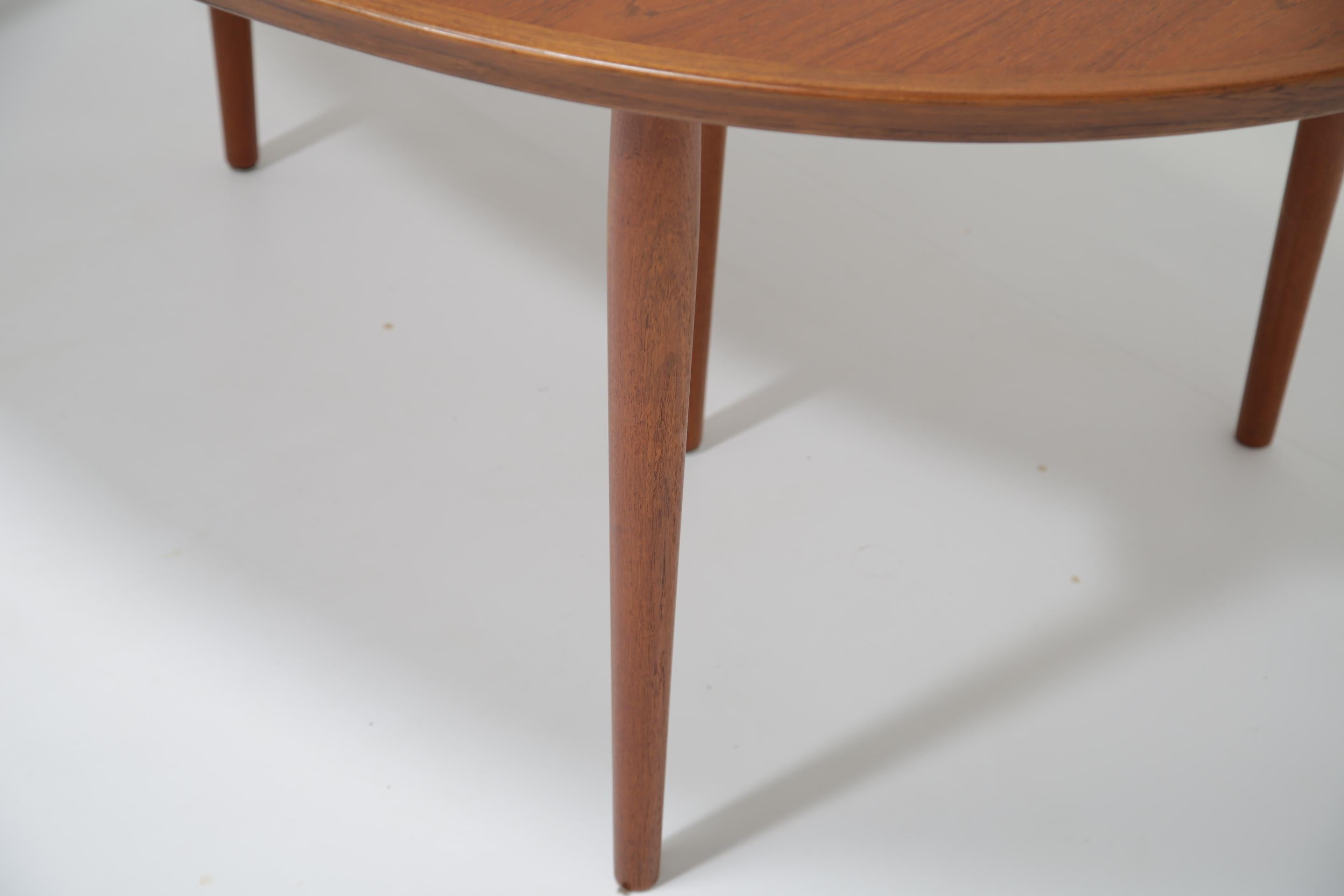 Mid-Century Oval Extending Teak Dining Table Model 212 by Arne Vodder, 1960s For Sale 12