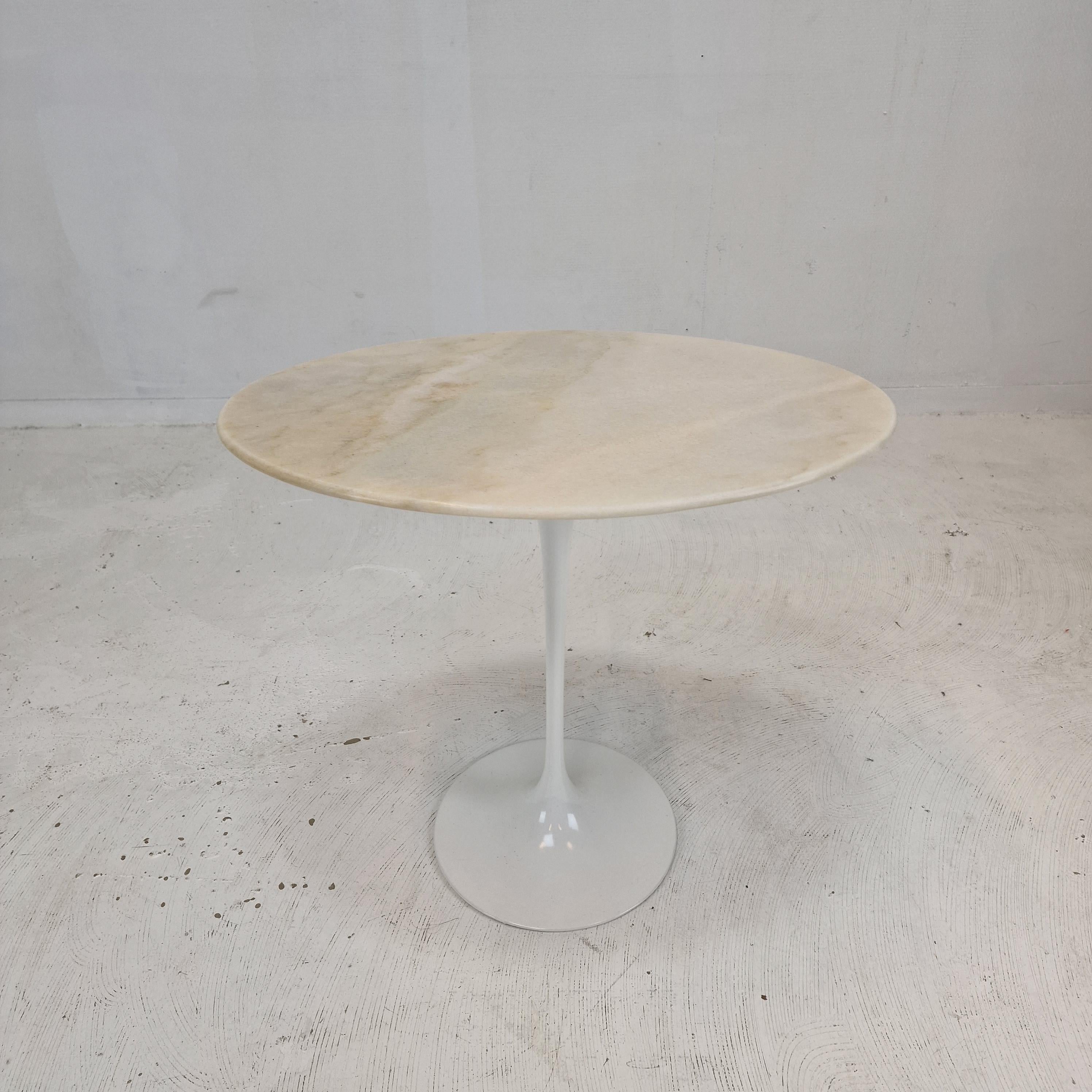 Italian Mid-Century Oval Marble Side Table by Eero Saarinen for Knoll For Sale
