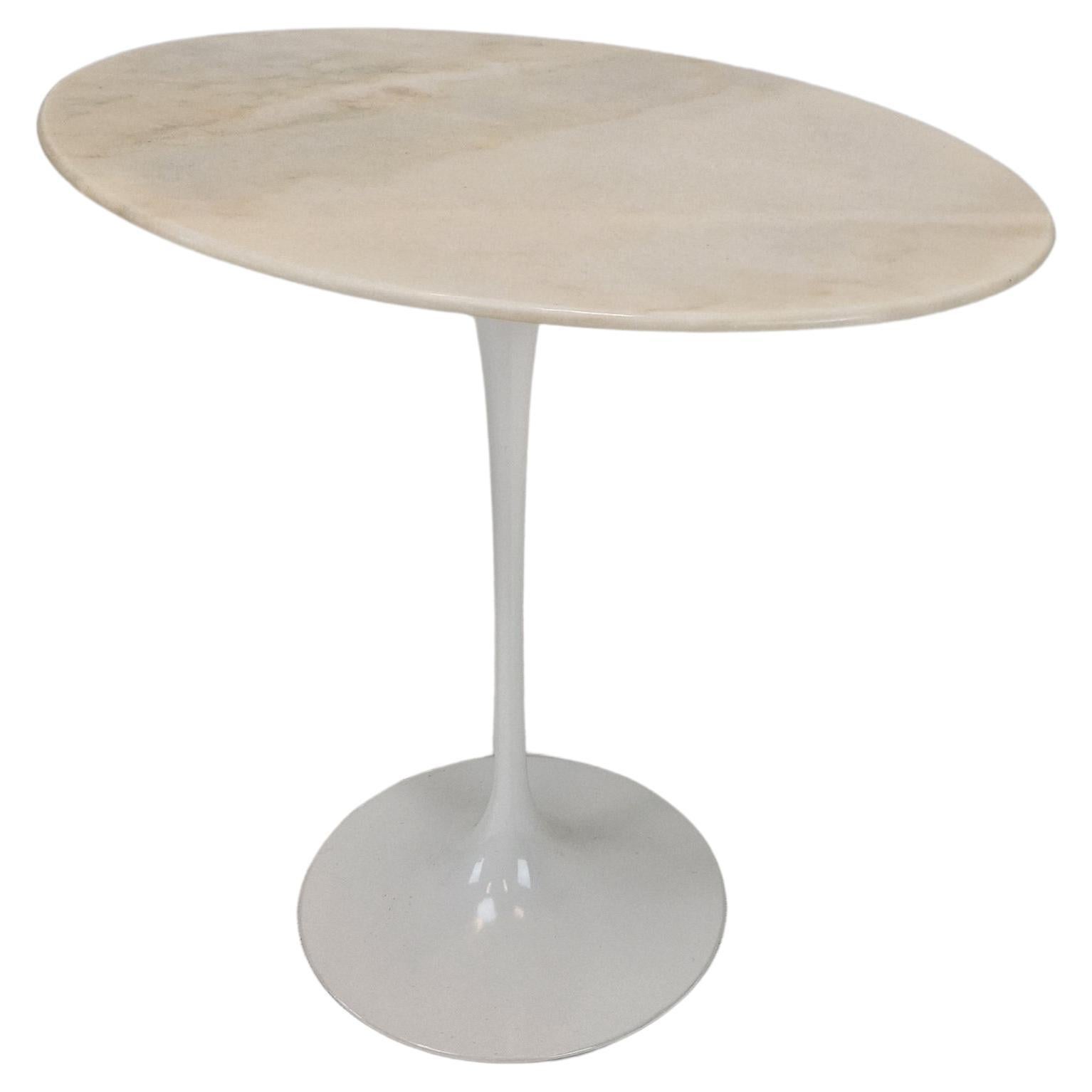 Mid-Century Oval Marble Side Table by Eero Saarinen for Knoll For Sale