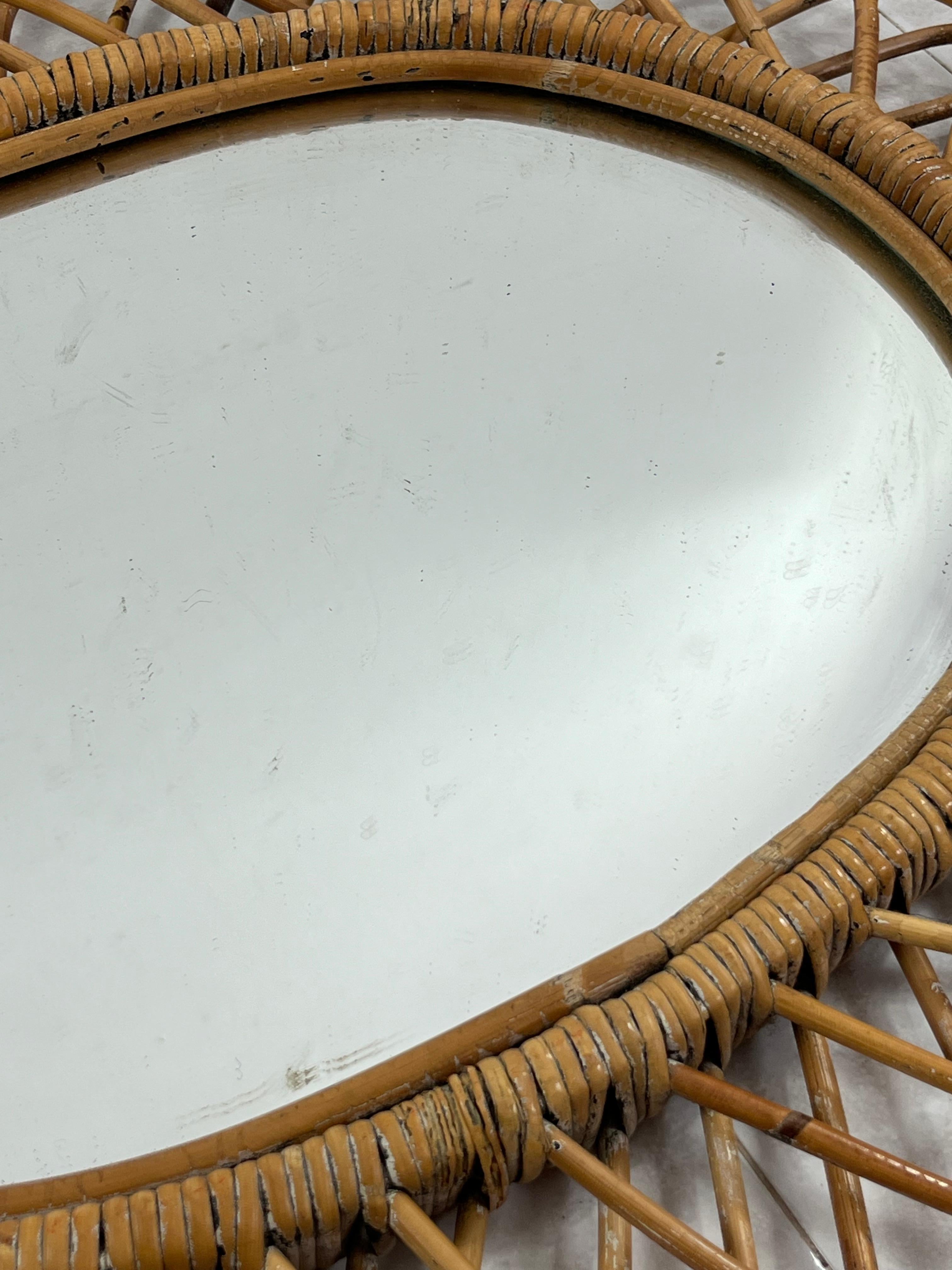 Specchio ovale di metà secolo in rattan e bambù, attribuito a Franco Albini, anni '60 in vendita 1