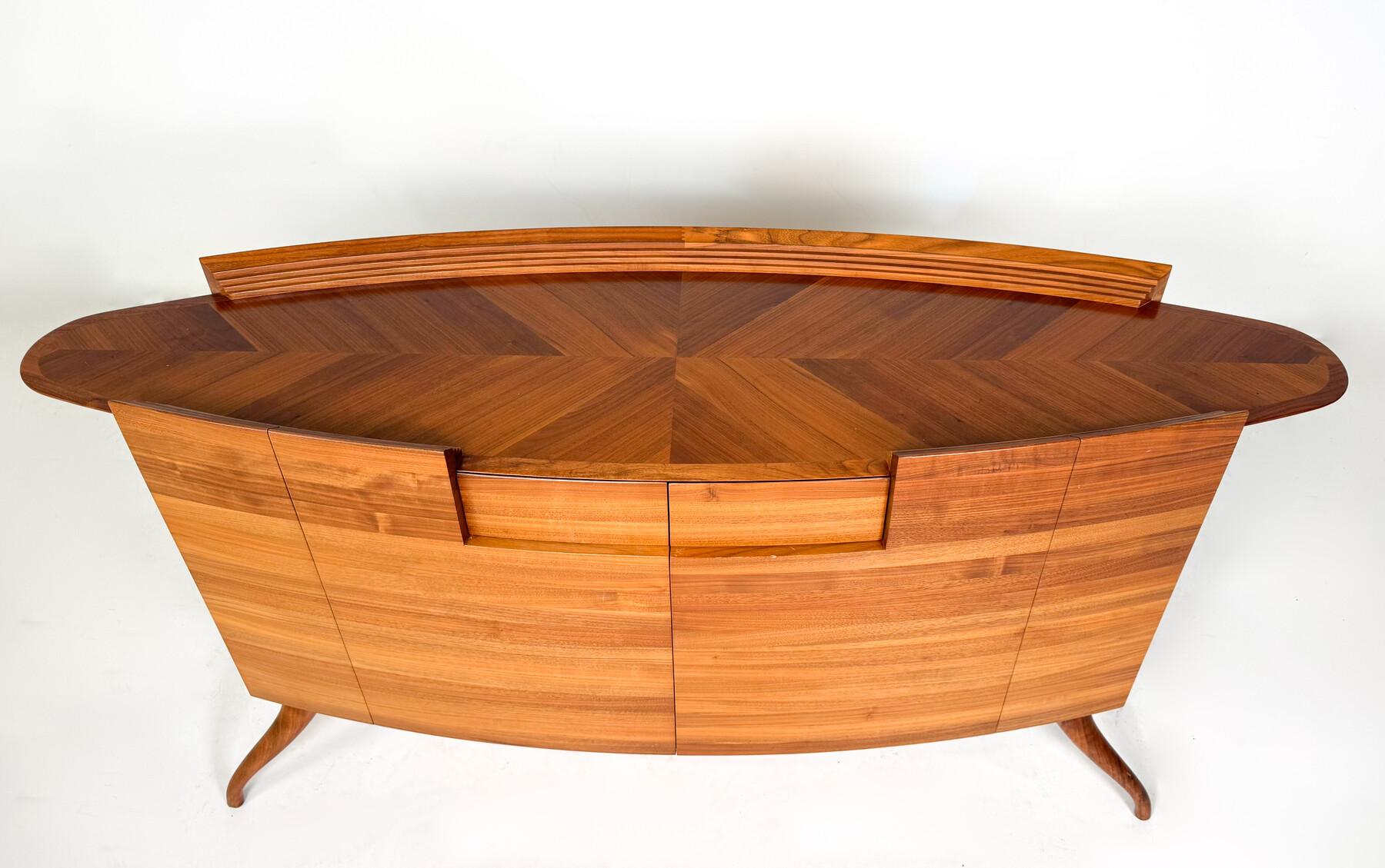 Ovales Sideboard aus der Jahrhundertmitte von Cecotti Collezioni (Moderne der Mitte des Jahrhunderts) im Angebot