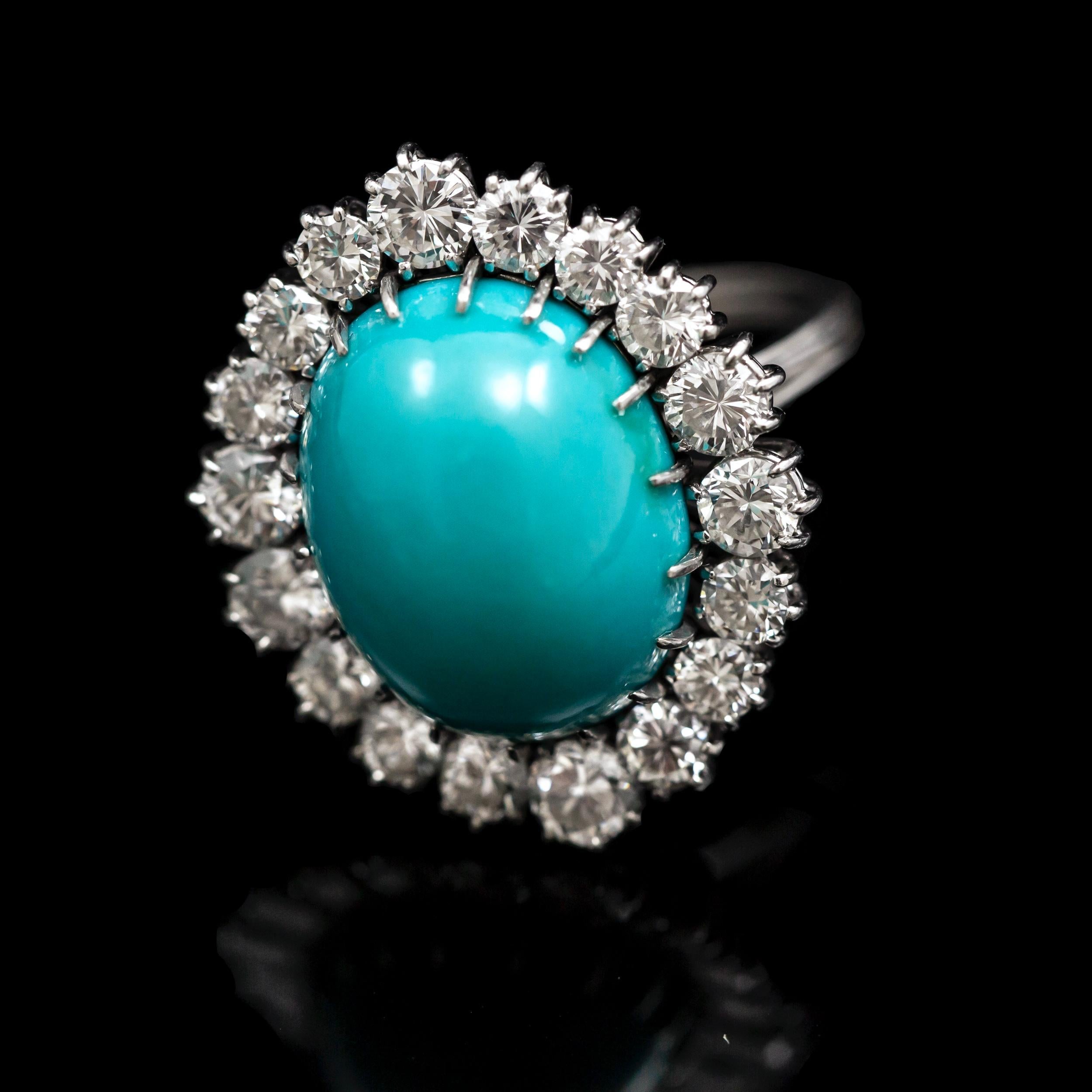 Mid-Century Oval Turquoise Round Brilliant Cut Diamond Cluster Ring Platinum en vente 4