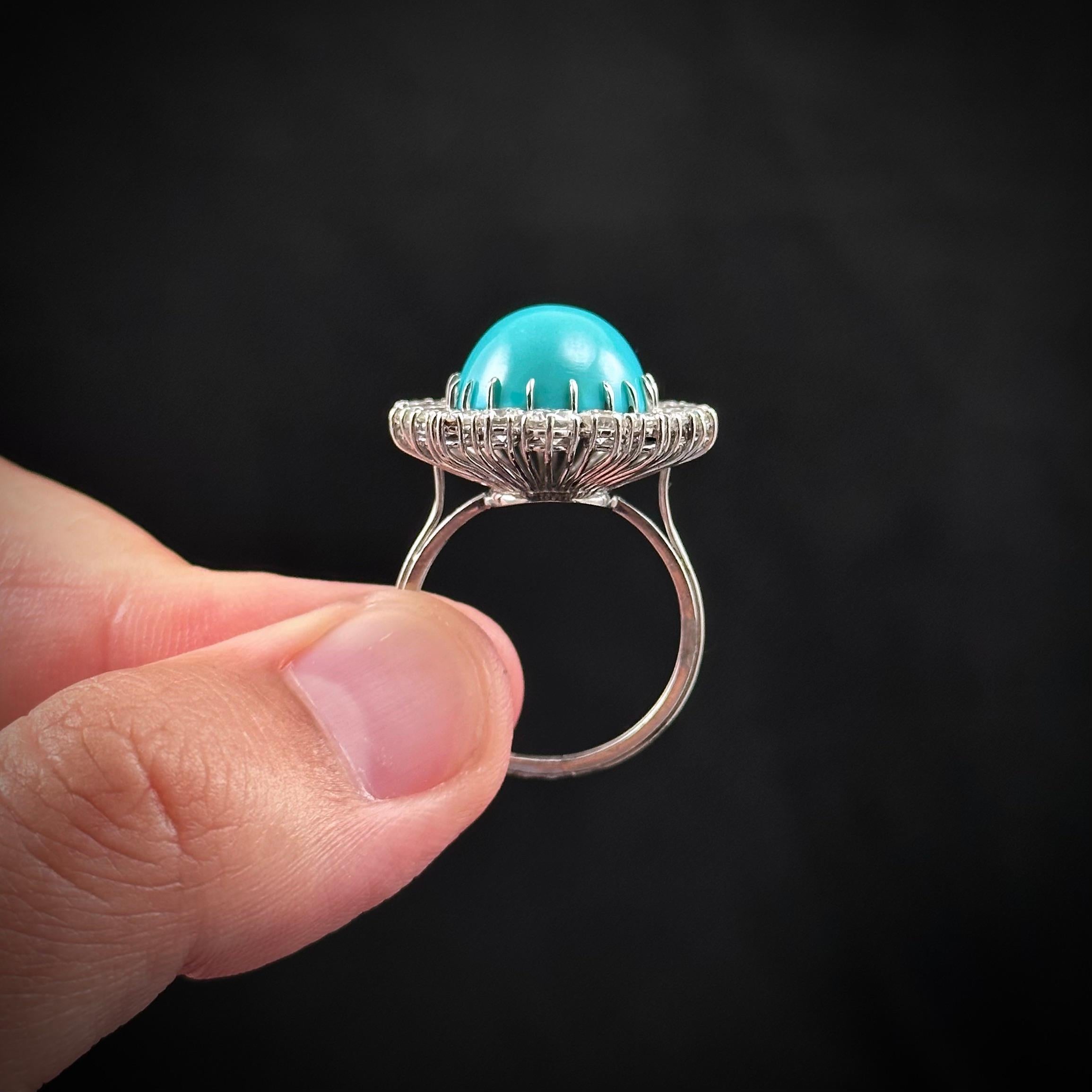 Mid-Century Oval Turquoise Round Brilliant Cut Diamond Cluster Ring Platinum en vente 9
