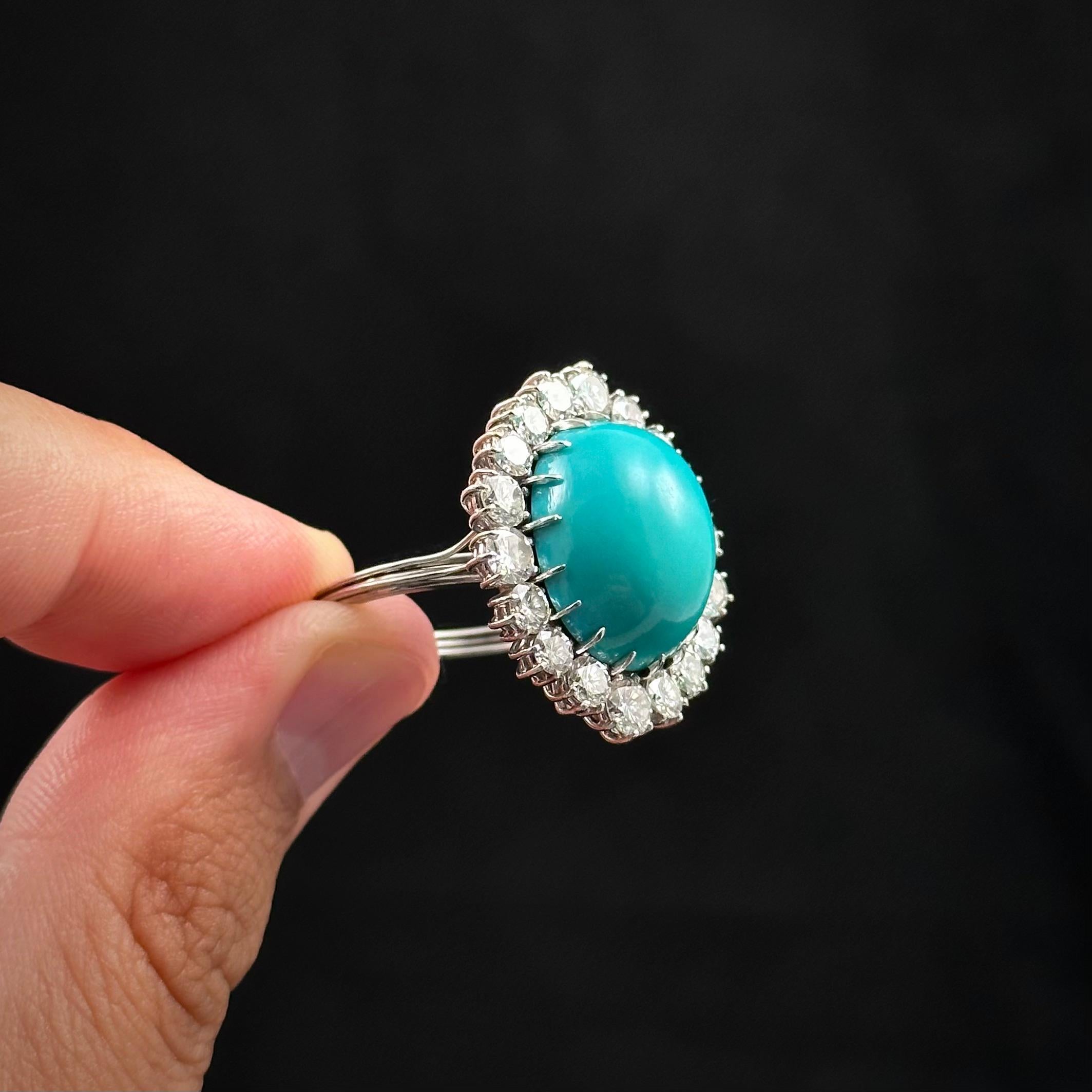 Midcentury Oval Turquoise Round Brilliant Cut Diamond Cluster Ring Platinum In Good Condition For Sale In Lisbon, PT
