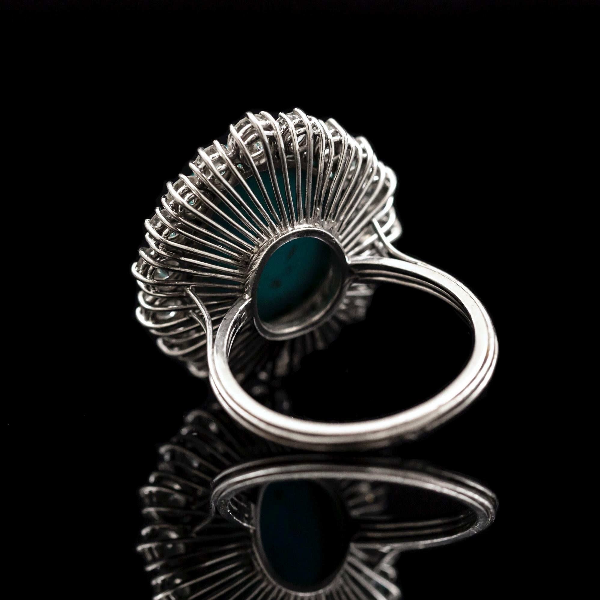 Mid-Century Oval Turquoise Round Brilliant Cut Diamond Cluster Ring Platinum en vente 3