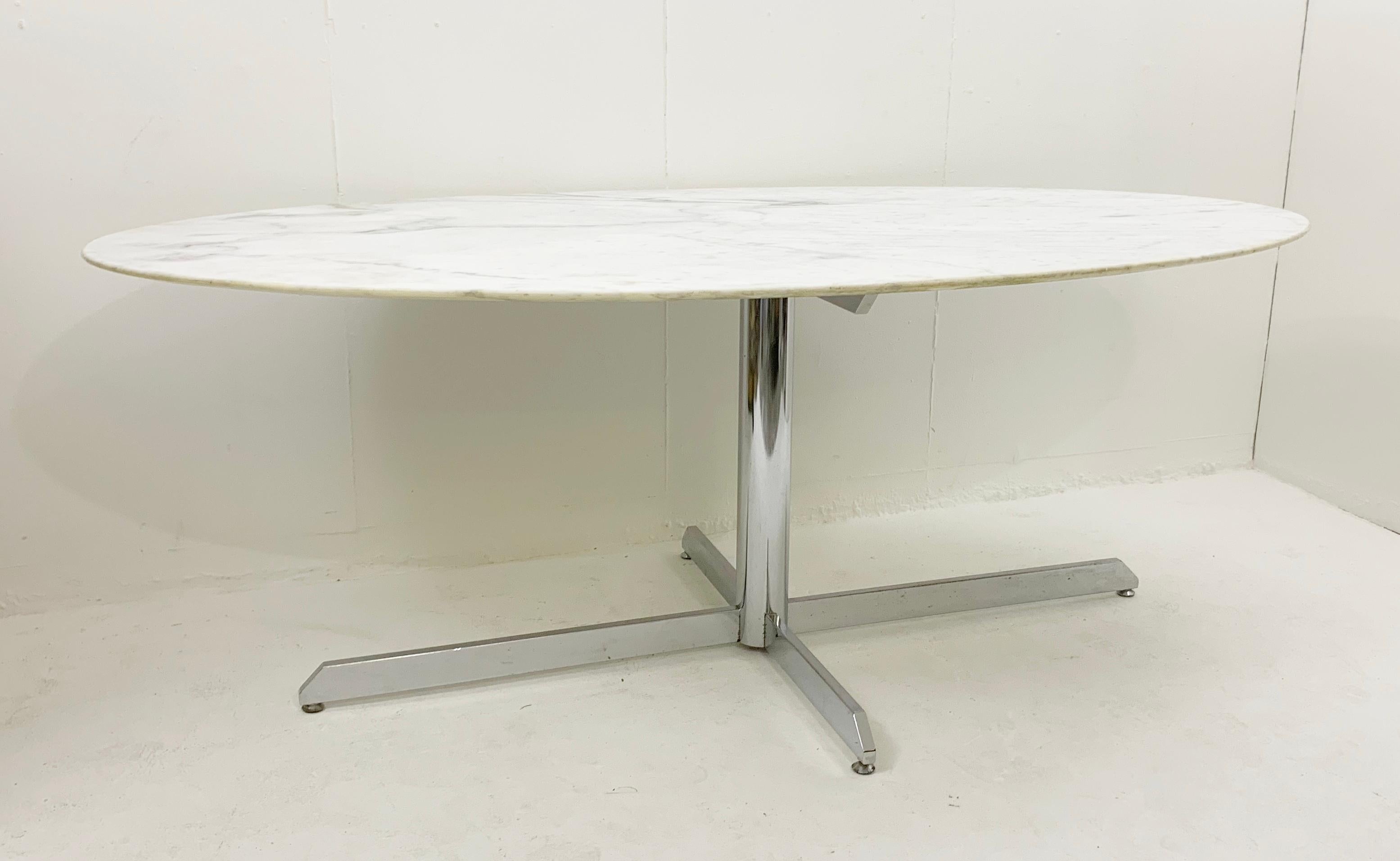 Mid-Century Oval with Marble Top and Chromed Metal Feet Dining Table by Knoll 1