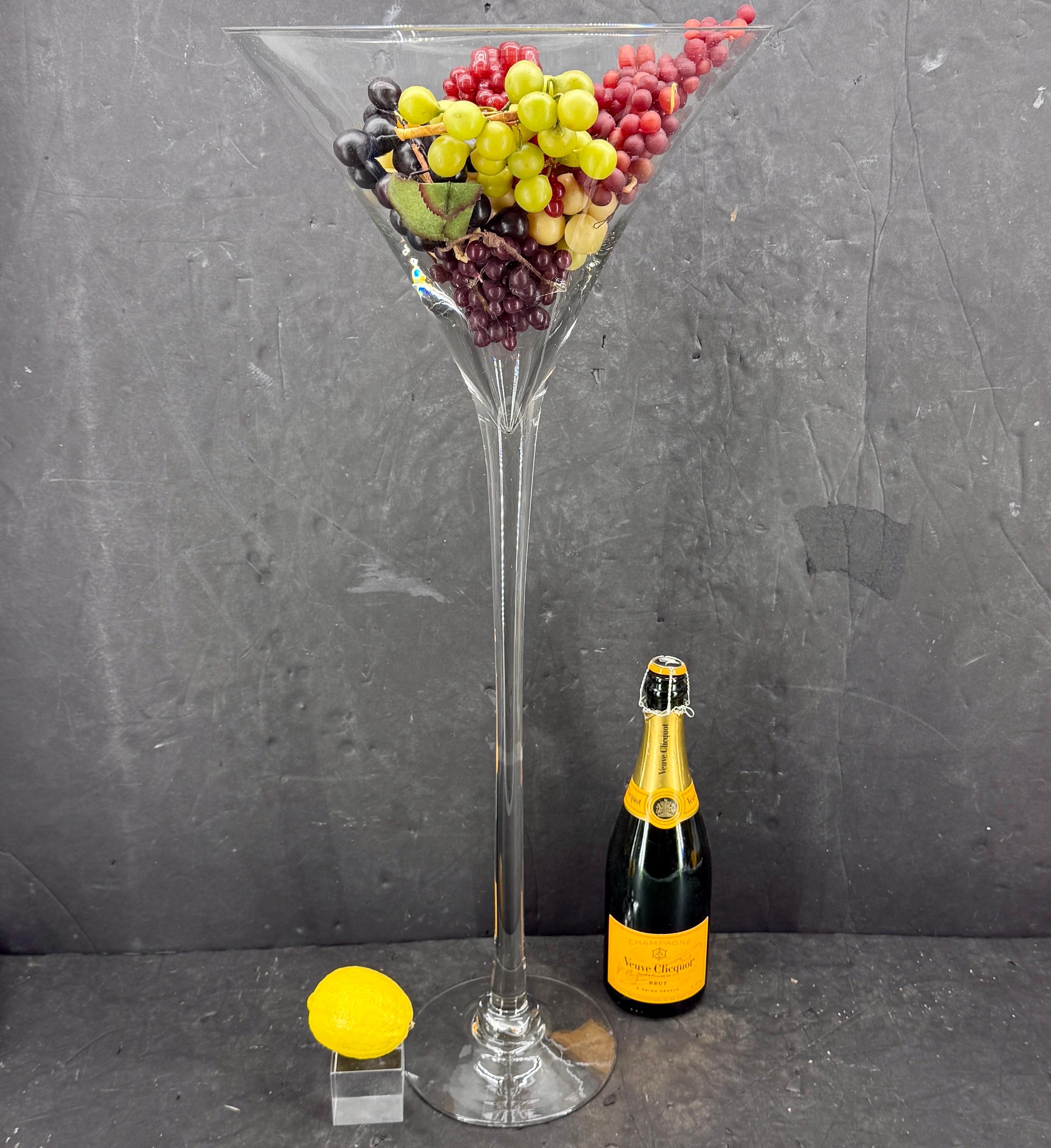 Übergroße Martini-Glas-Skulptur aus der Jahrhundertmitte im Angebot 4