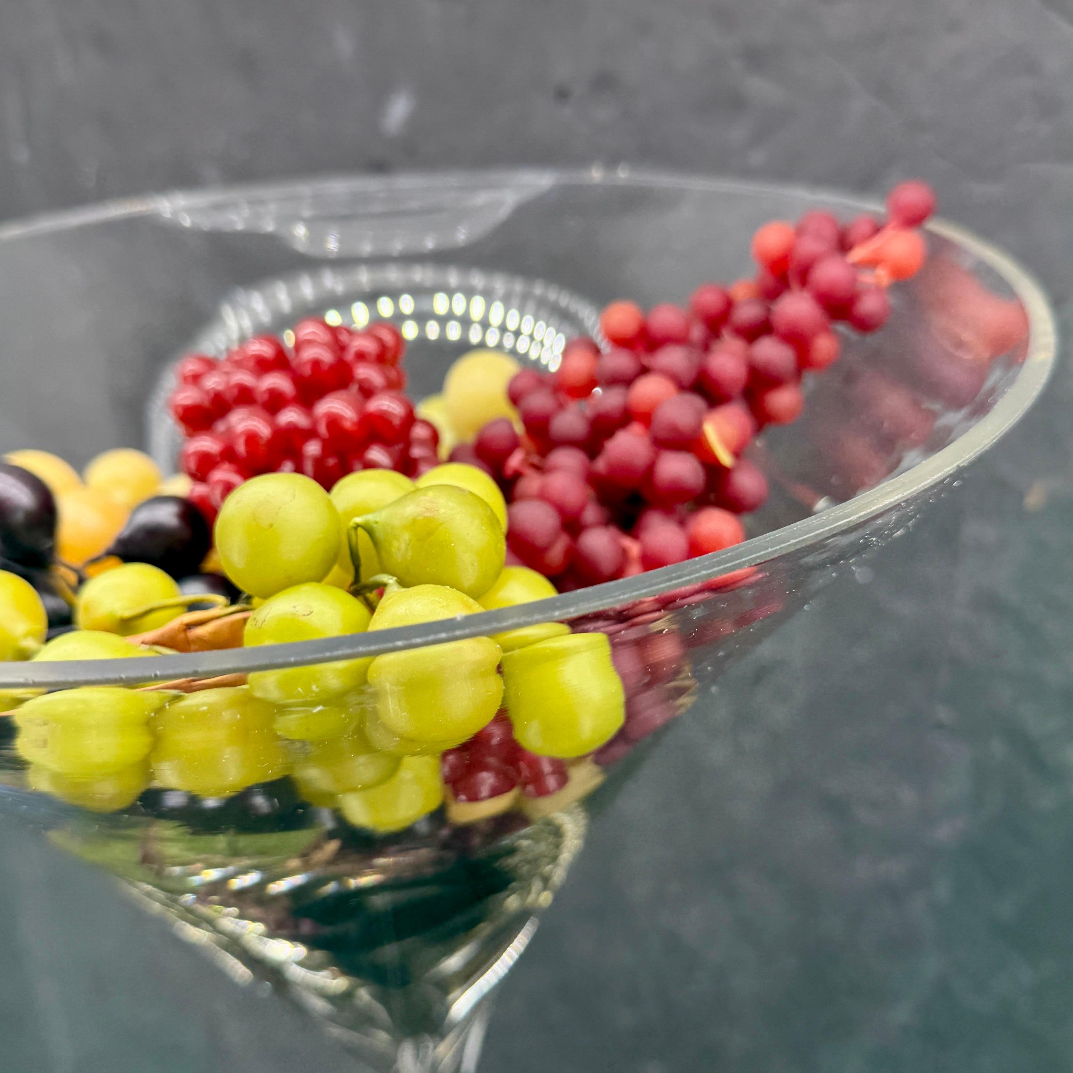 Übergroße Martini-Glas-Skulptur aus der Jahrhundertmitte im Angebot 1