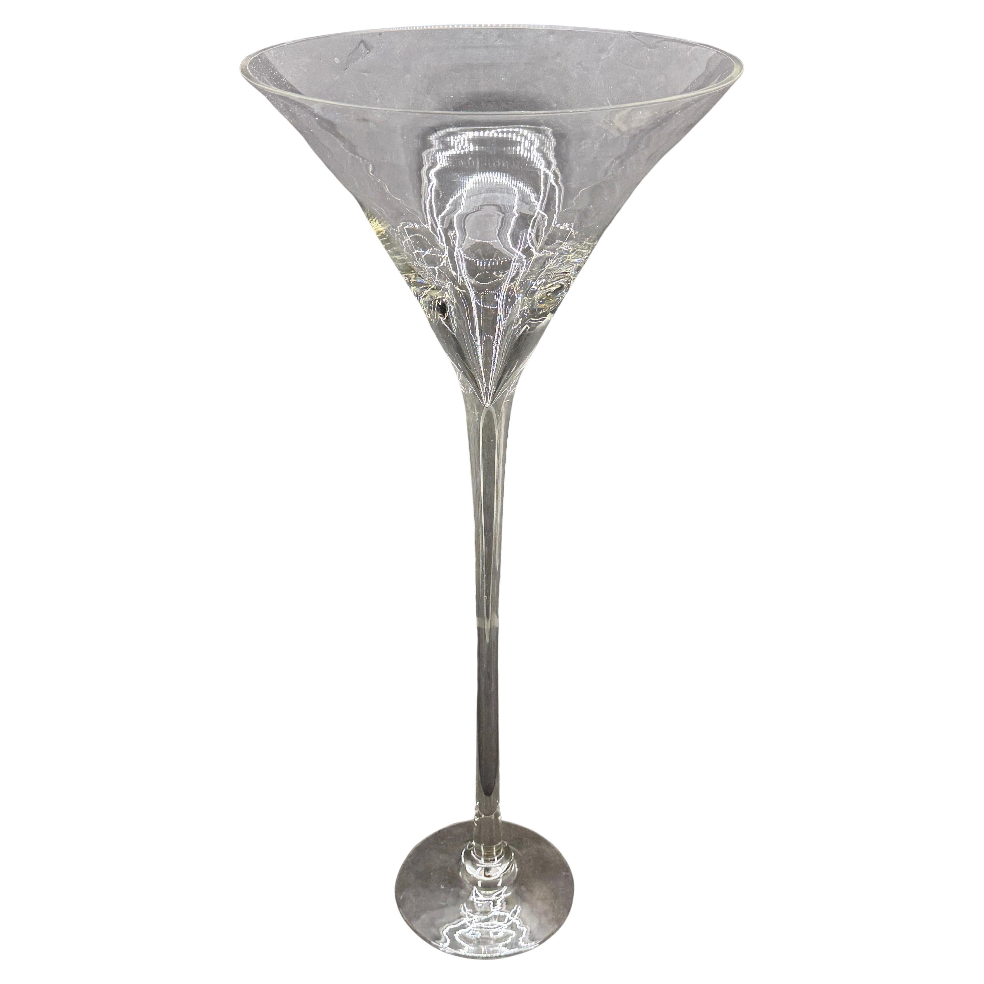 Übergroße Martini-Glas-Skulptur aus der Jahrhundertmitte