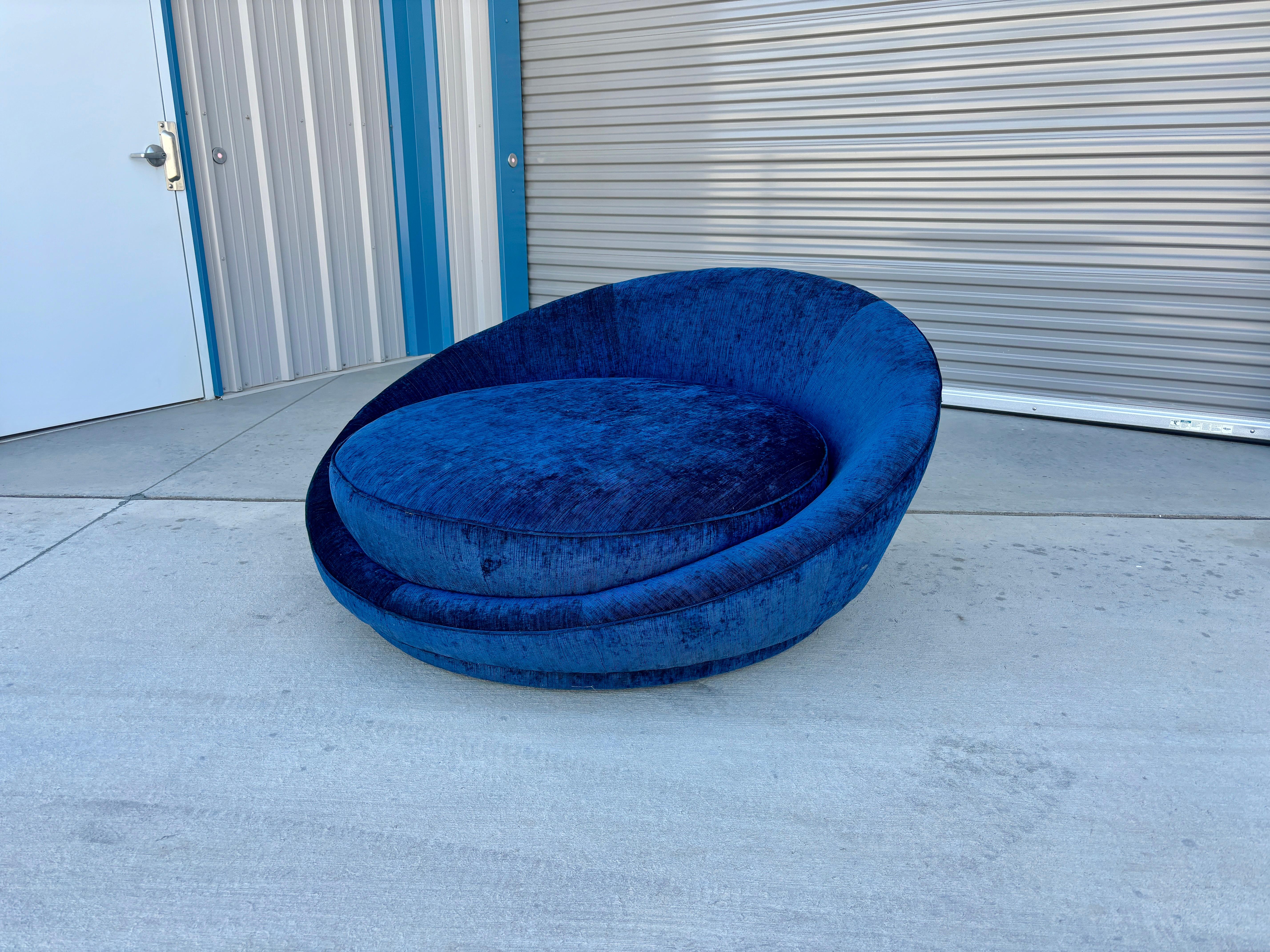 Milieu du XXe siècle Chaise longue ronde surdimensionnée « Satellite » de Milo Baughman en vente