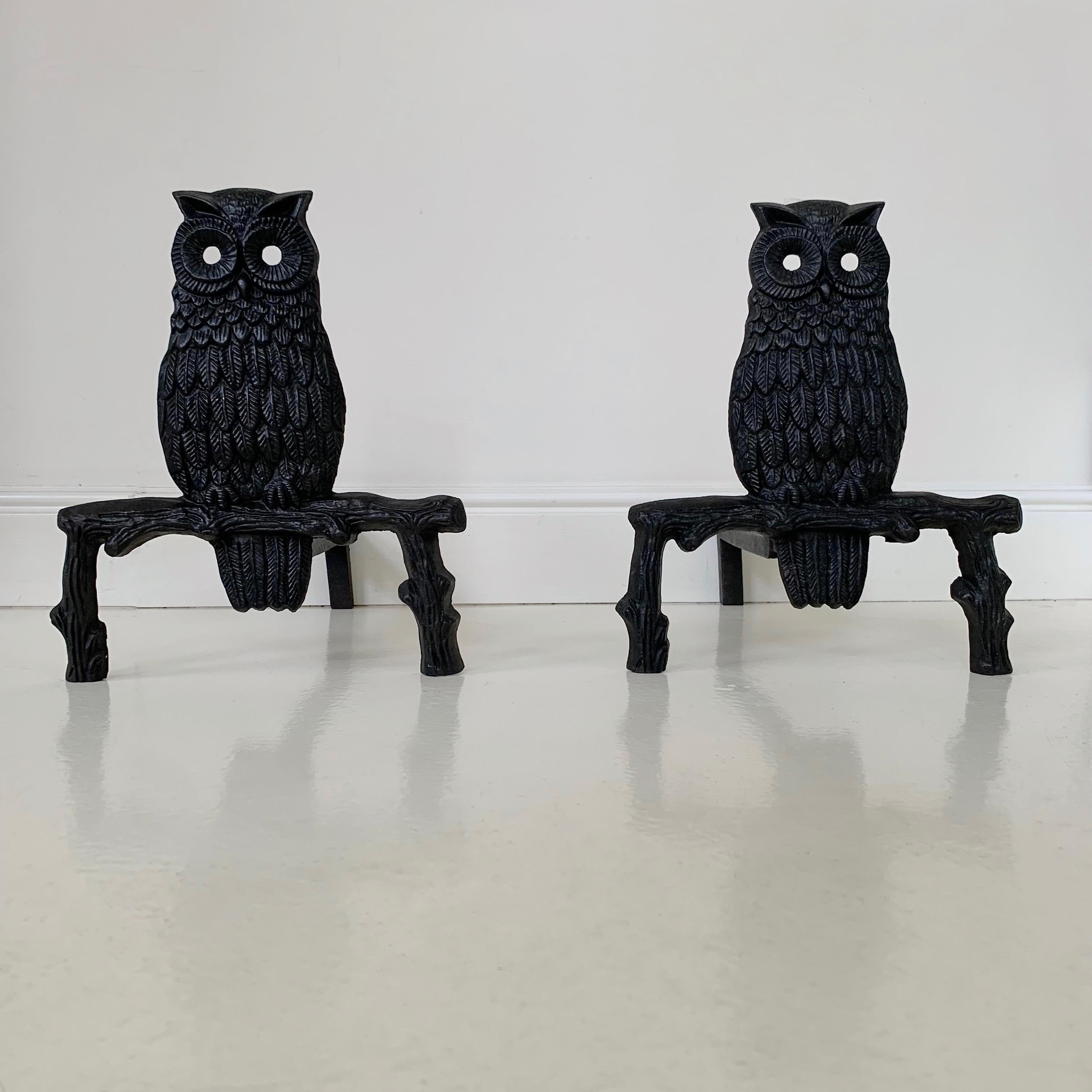 Mid-Century Owl  Cast Iron Andirons, circa 1970, France. In Good Condition For Sale In Brussels, BE