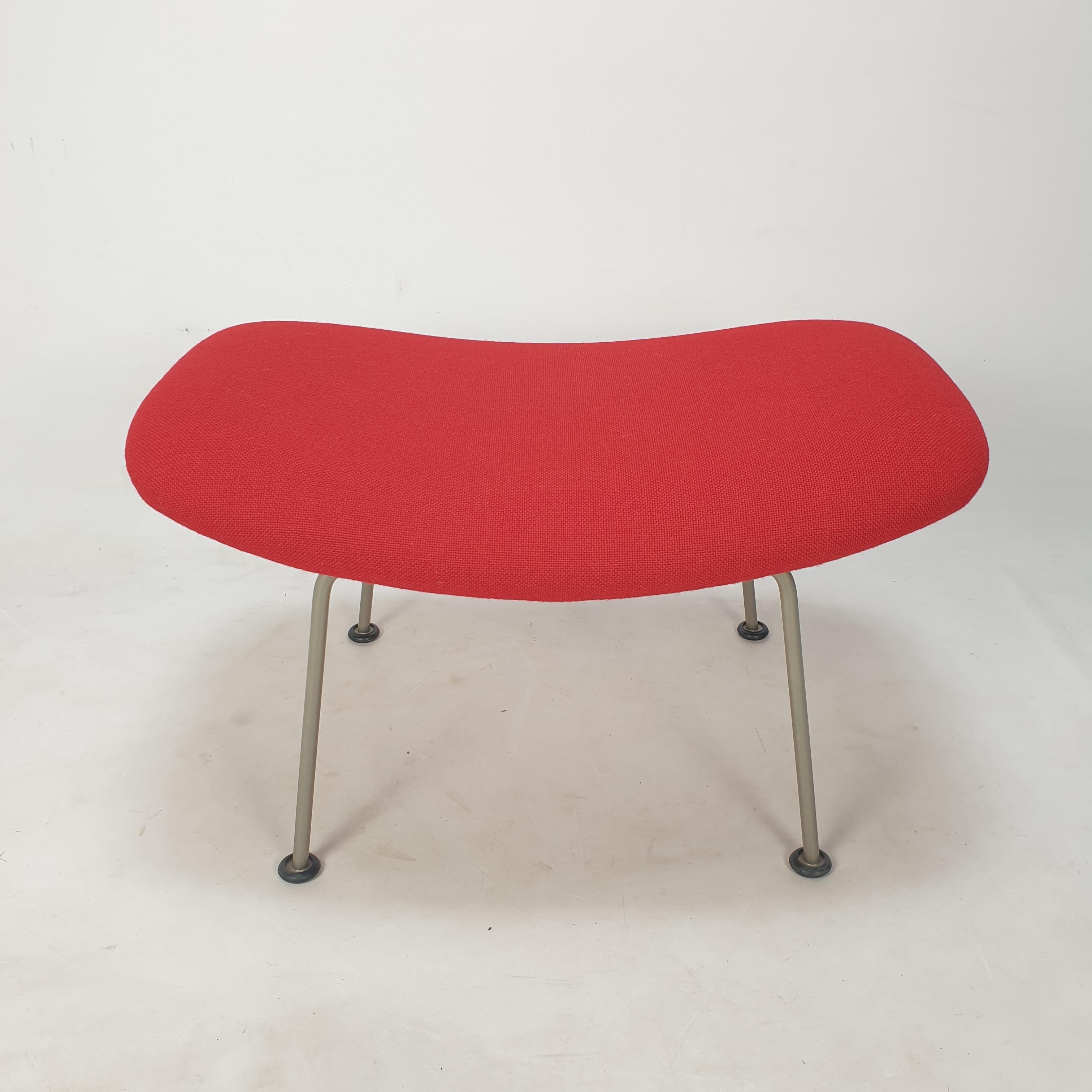 Mid Century Oyster Chair and Ottoman by Pierre Paulin for Artifort, 1960s For Sale 4