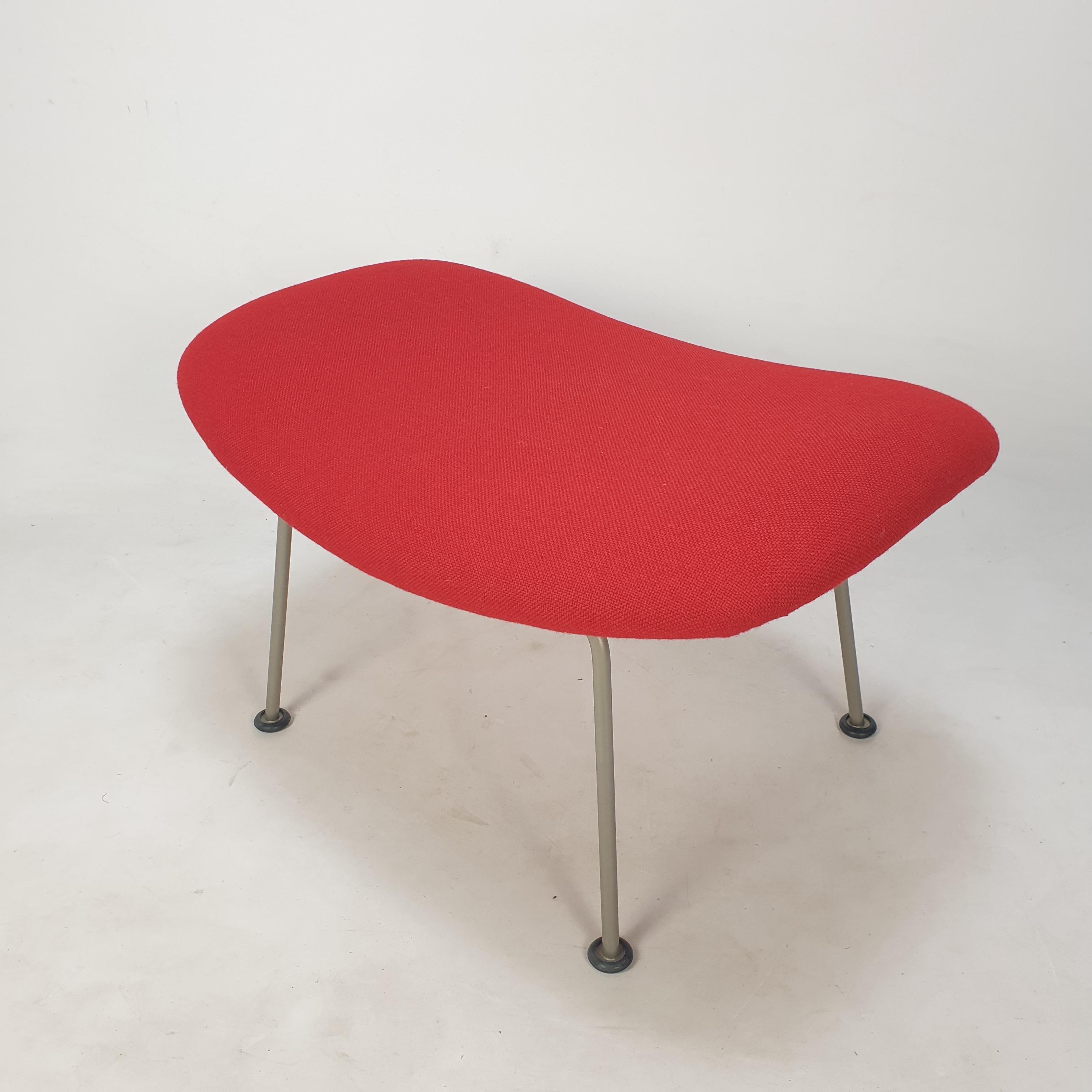 Mid Century Oyster Chair and Ottoman by Pierre Paulin for Artifort, 1960s For Sale 6
