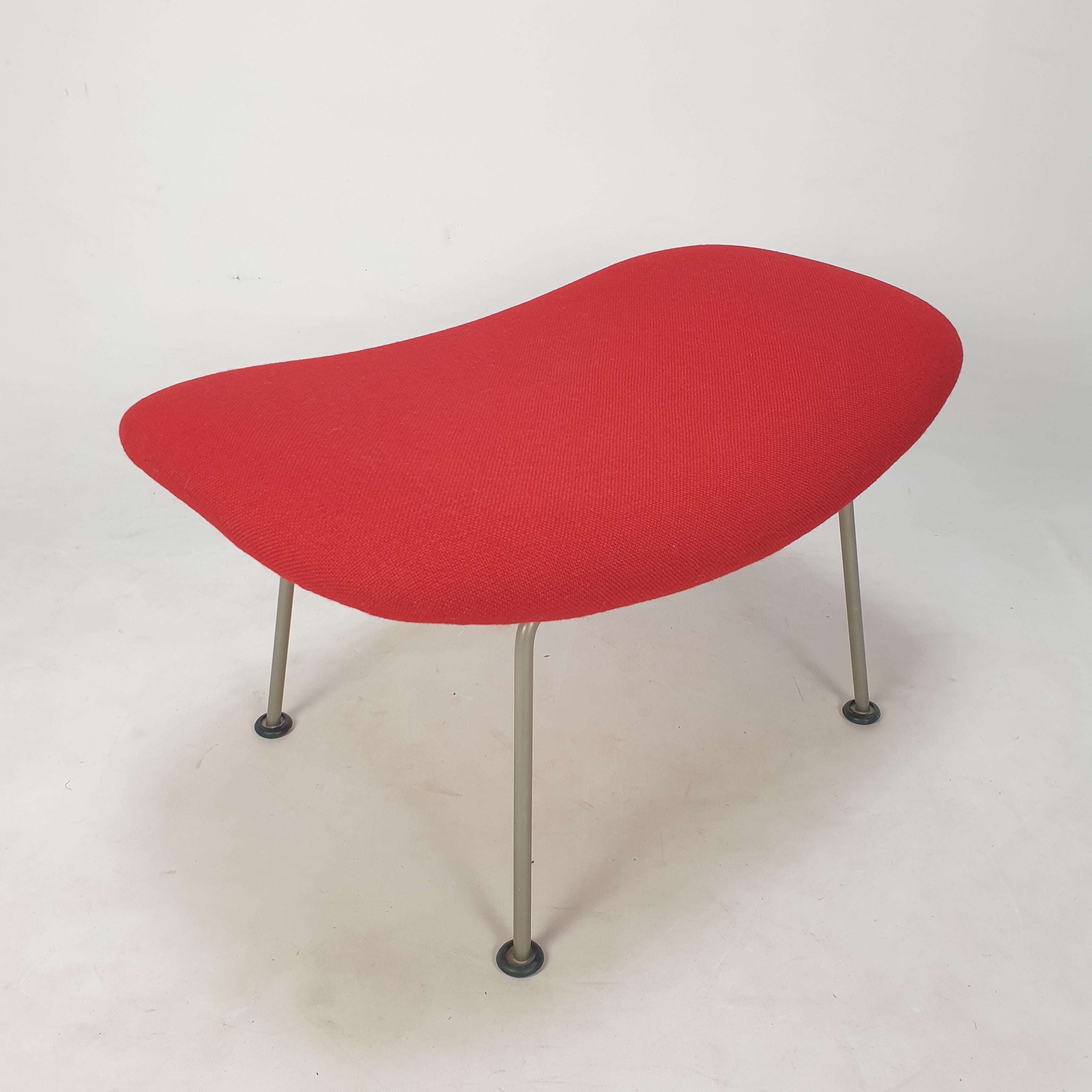 Mid Century Oyster Chair and Ottoman by Pierre Paulin for Artifort, 1960s For Sale 7