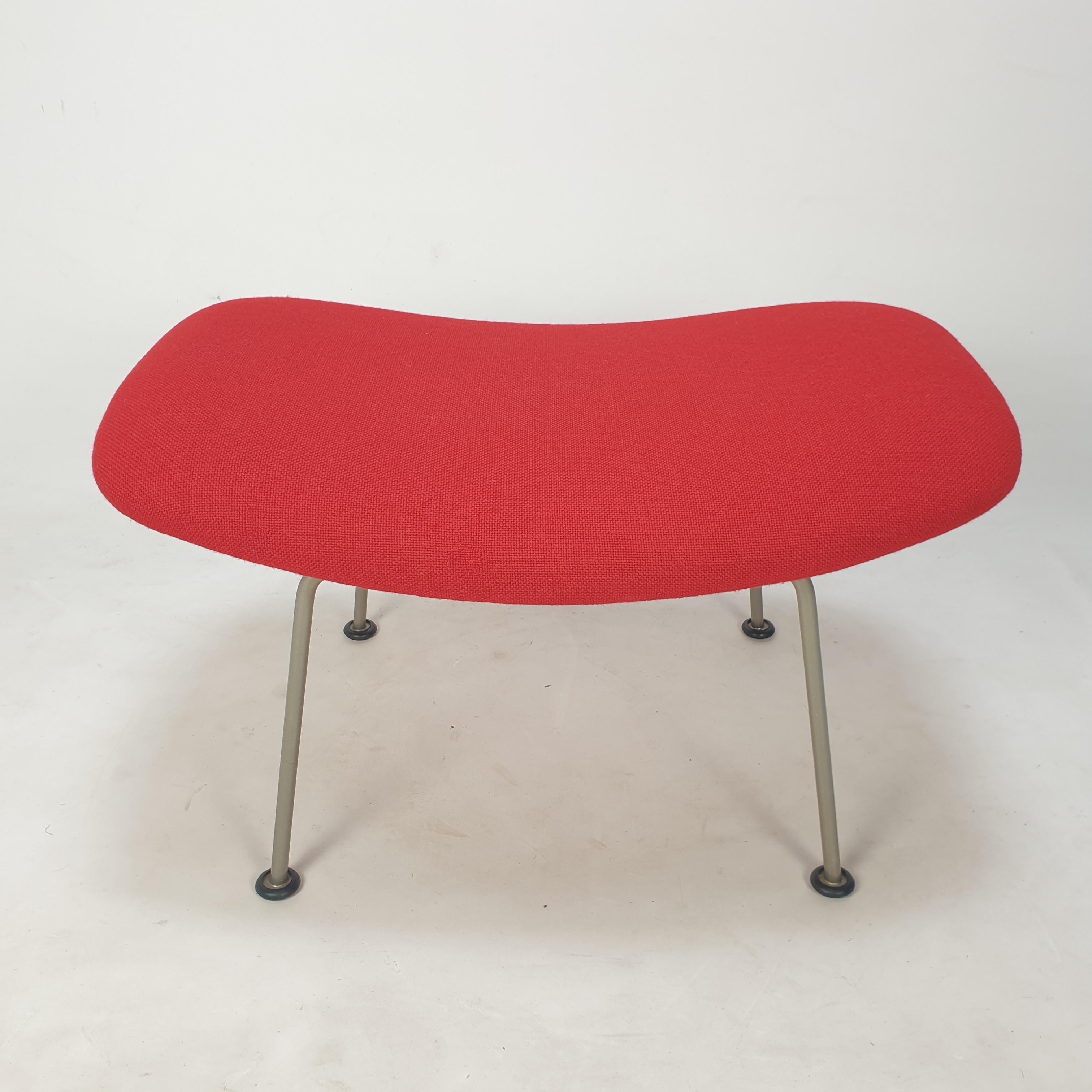 Mid Century Oyster Chair and Ottoman by Pierre Paulin for Artifort, 1960s For Sale 8