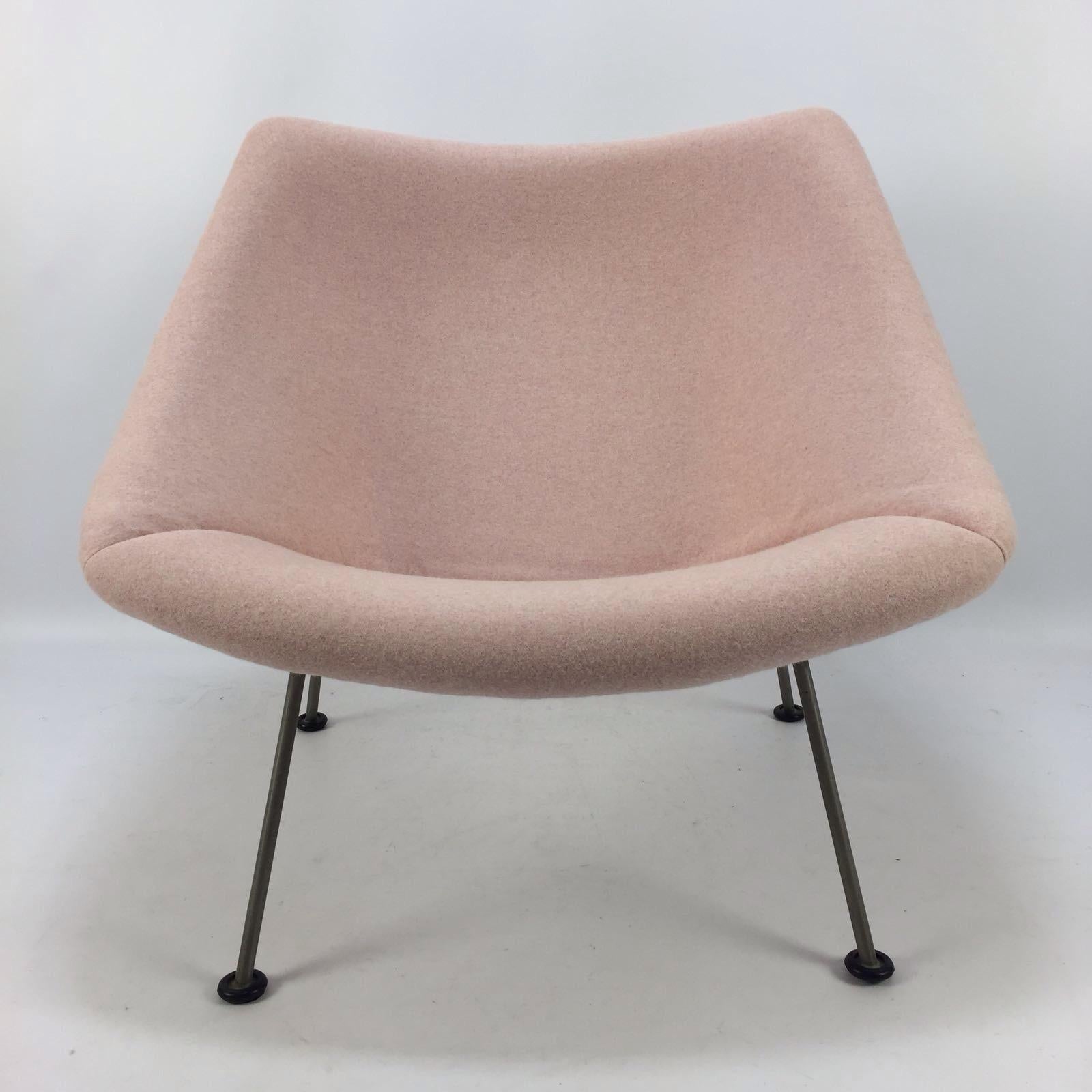 Mid-Century Modern Mid Century Oyster Chair by Pierre Paulin for Artifort, 1965 For Sale