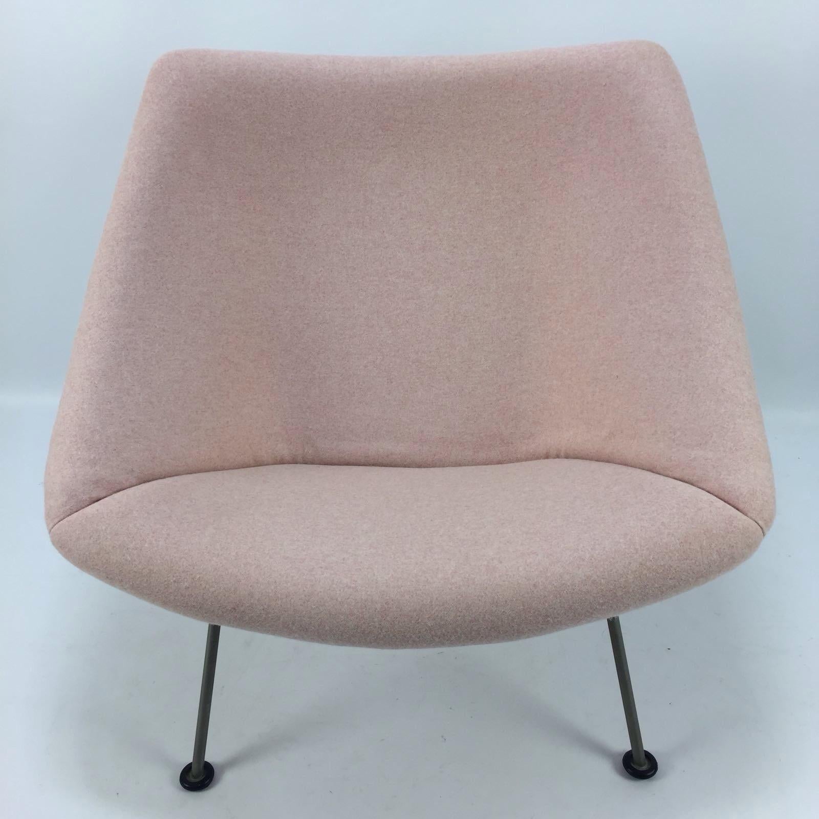 Steel Mid Century Oyster Chair by Pierre Paulin for Artifort, 1965 For Sale