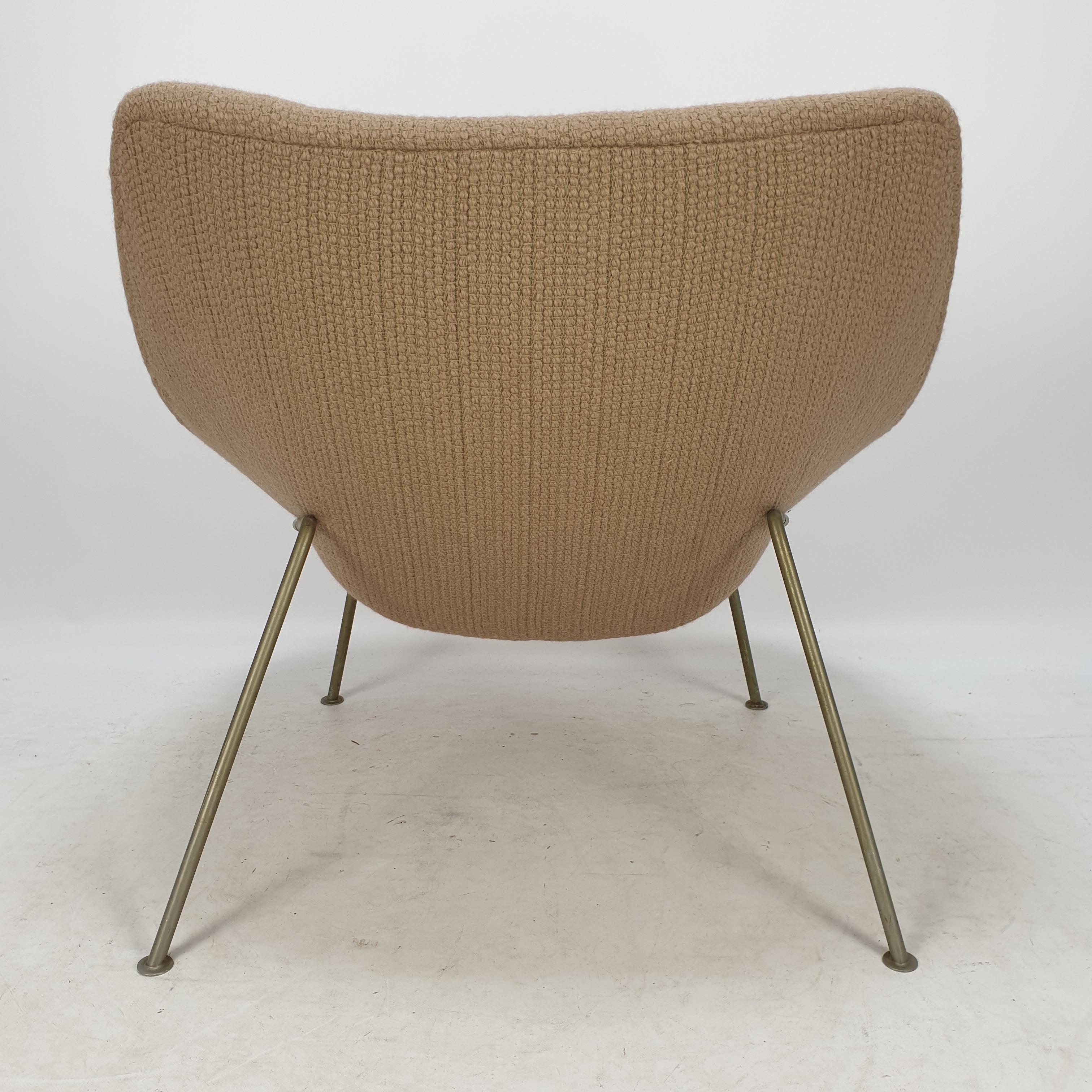 Mid-Century Modern Mid Century Oyster Lounge Chair by Pierre Paulin for Artifort, 1960s For Sale