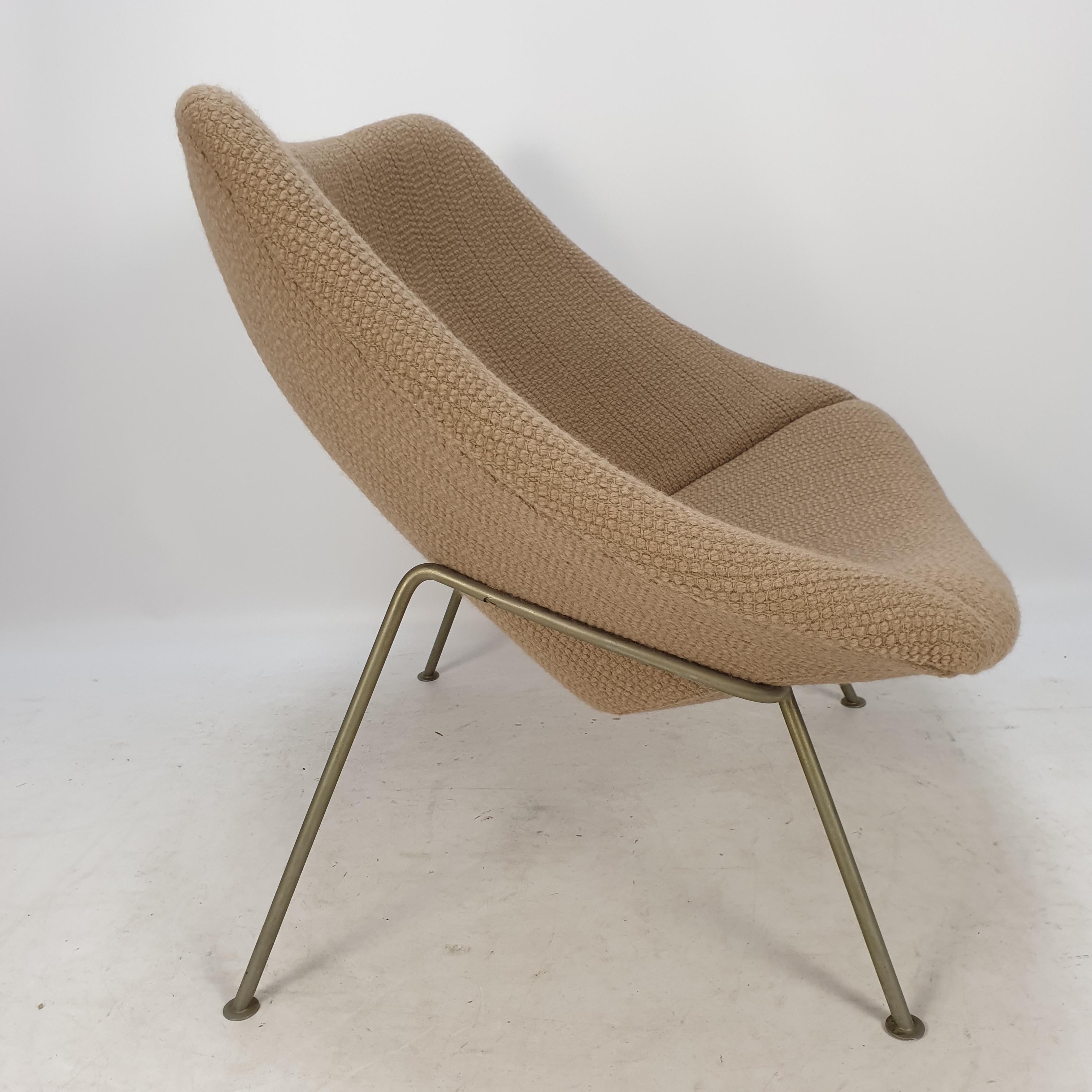 Mid-Century Modern Mid Century Oyster Lounge Chair by Pierre Paulin for Artifort, 1960s For Sale