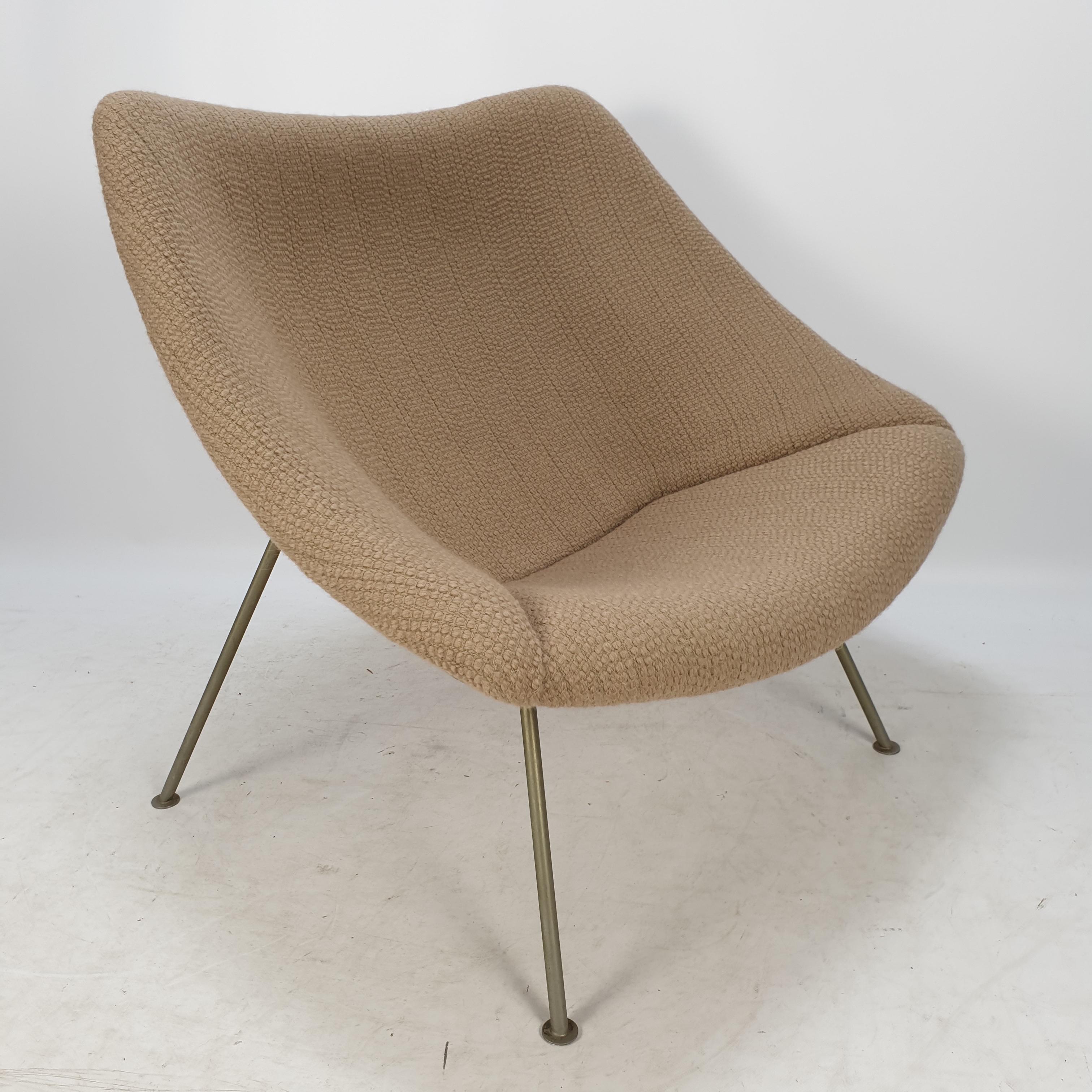 Mid Century Oyster Lounge Chair by Pierre Paulin for Artifort, 1960s In Excellent Condition For Sale In Oud Beijerland, NL