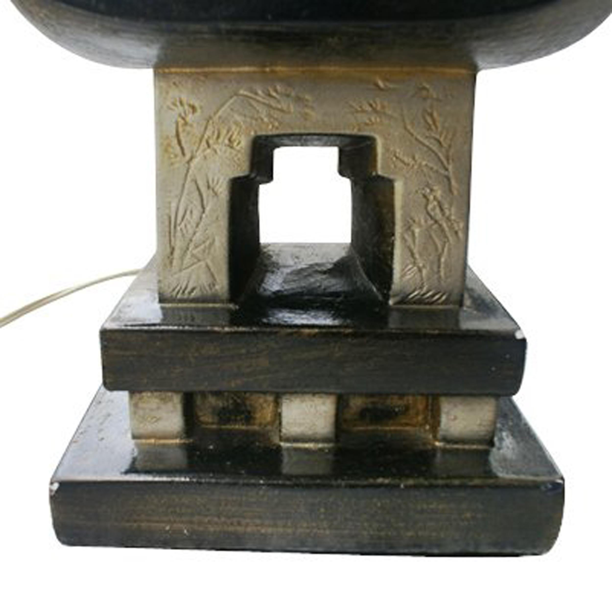 Mid Century Pagoda Lamp For Sale 2