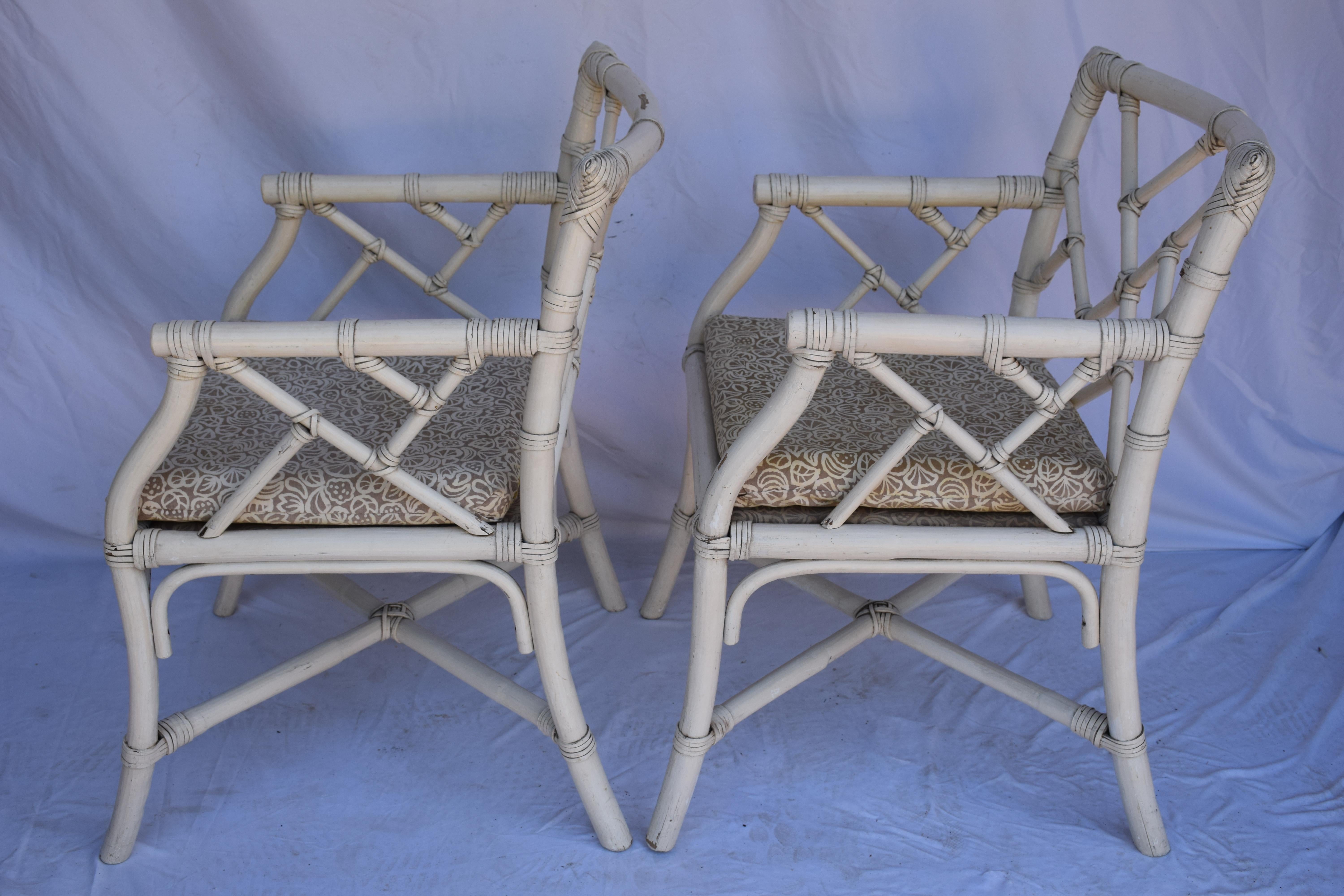 Set da giardino 3 pezzi in rattan dipinto di metà secolo In condizioni buone in vendita a Houston, TX