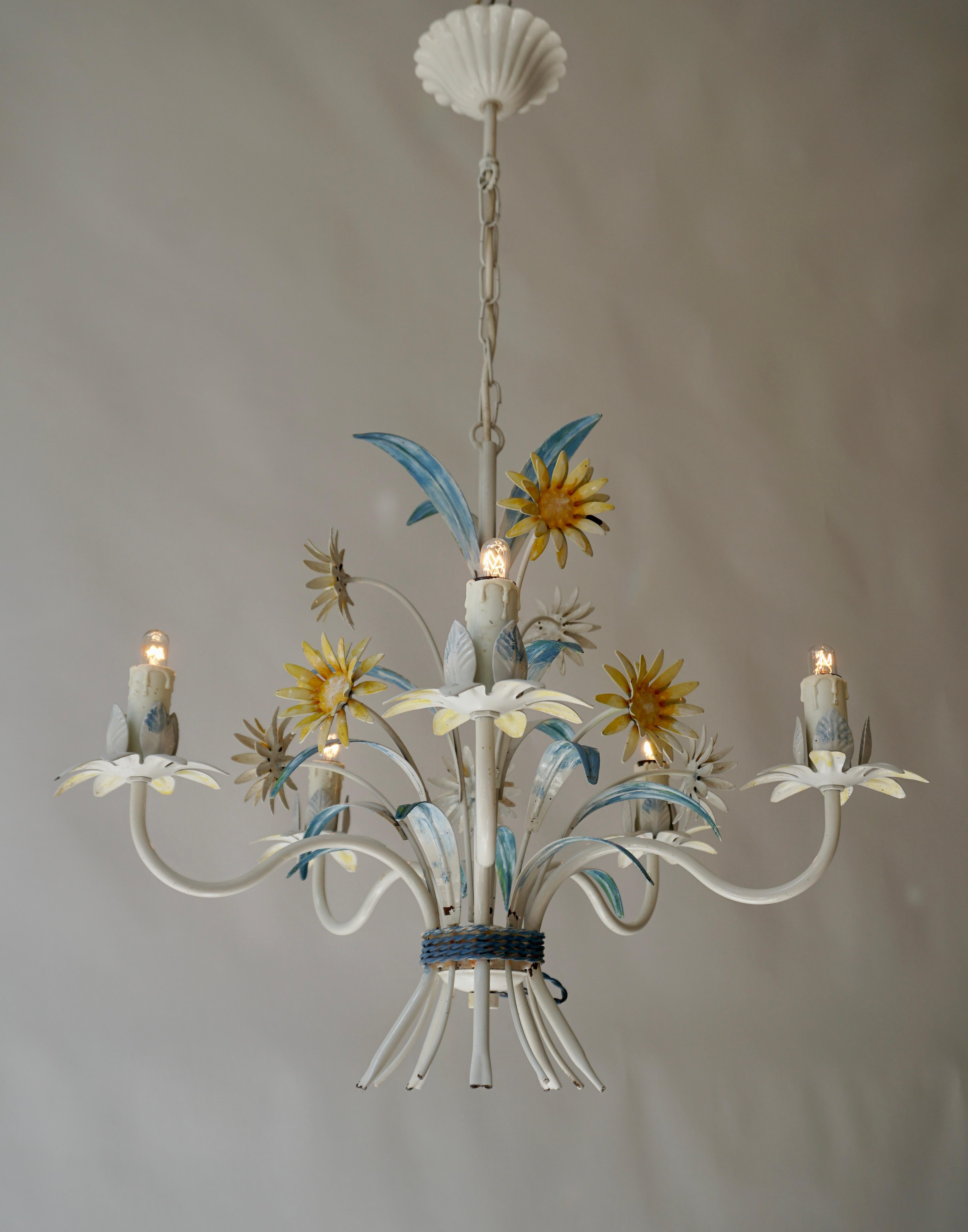 Italian Mid-Century Painted Tôle 5-Arm Light Fixture with Yellow Flowers For Sale