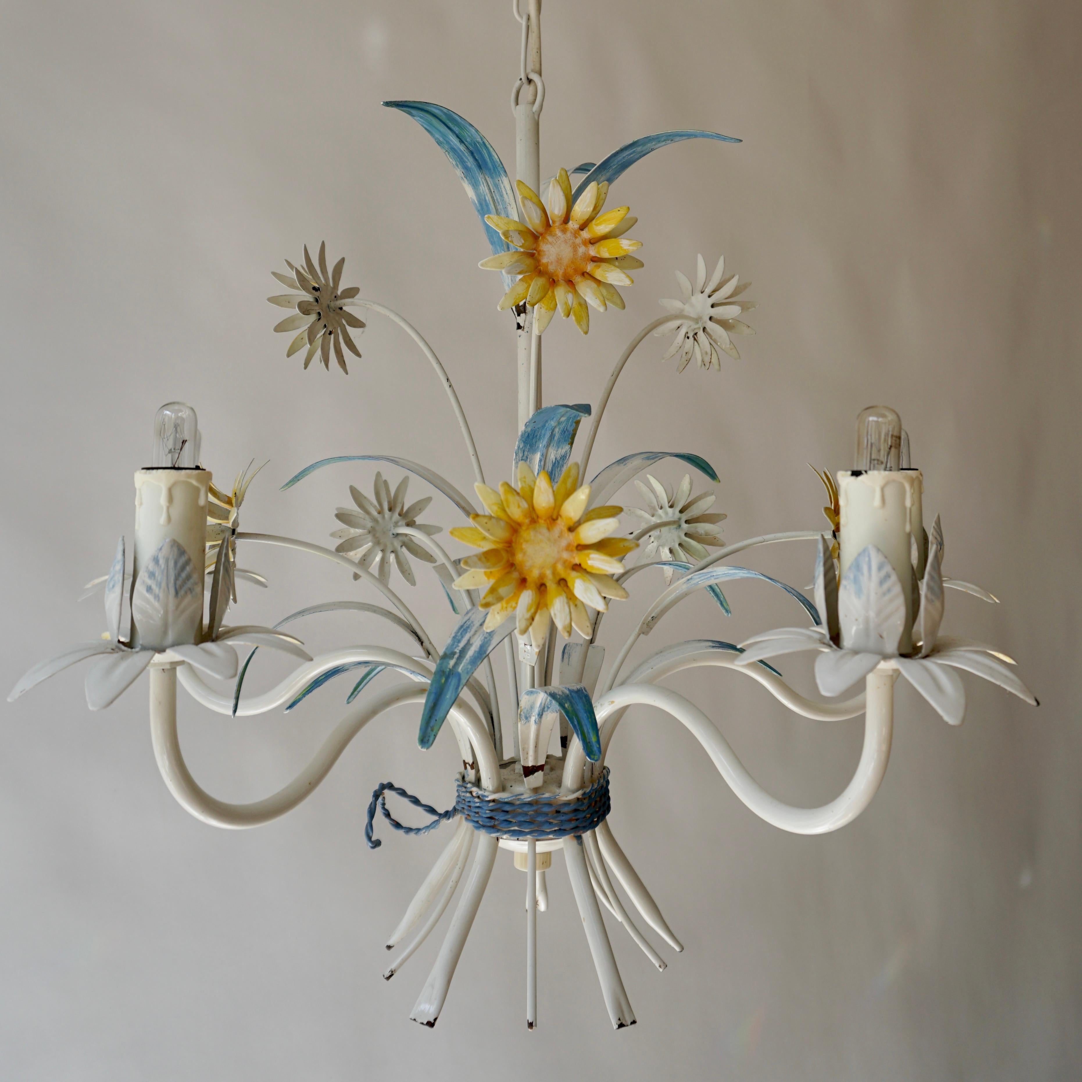 20th Century Mid-Century Painted Tôle 5-Arm Light Fixture with Yellow Flowers For Sale