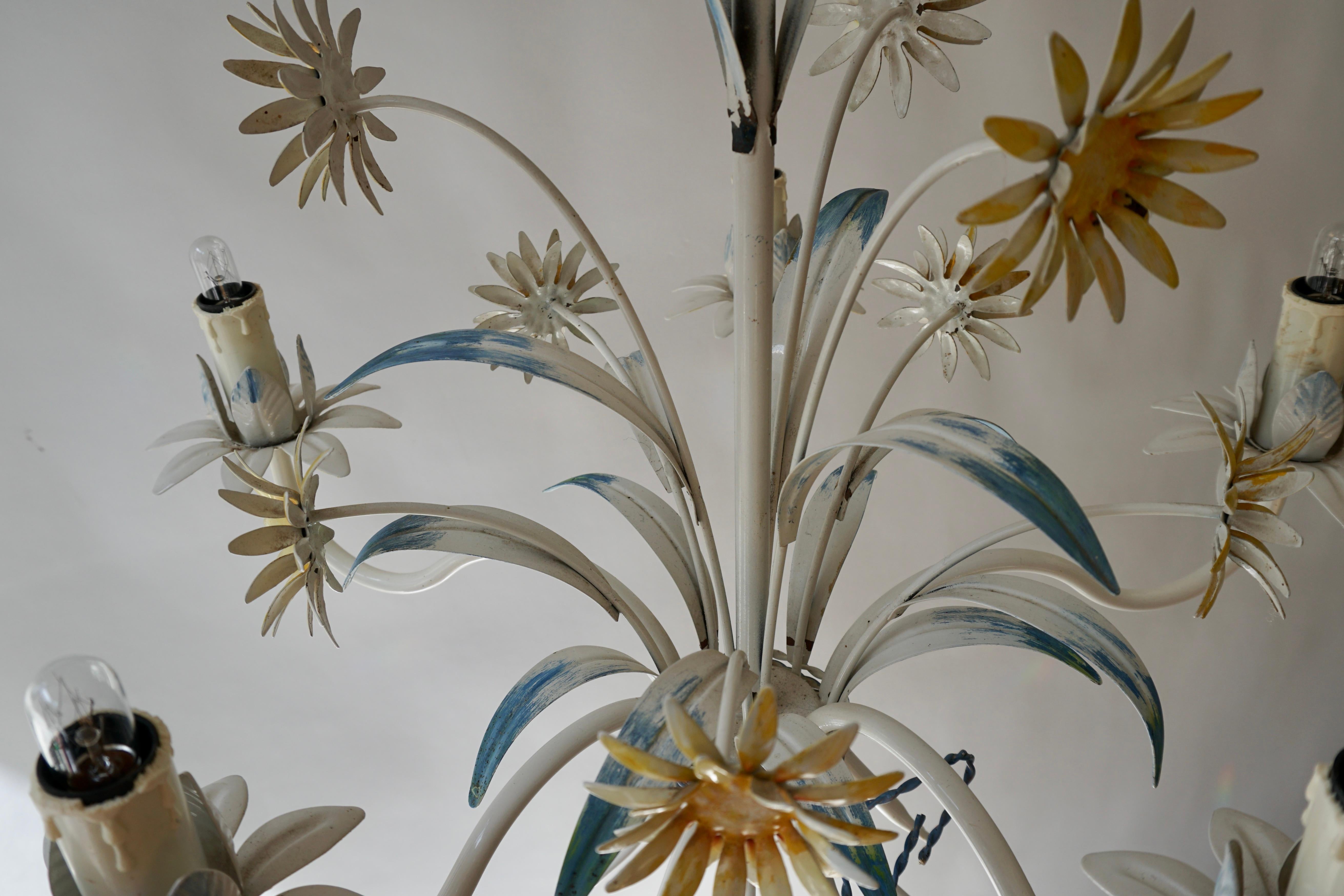 Mid-Century Painted Tôle 5-Arm Light Fixture with Yellow Flowers For Sale 1