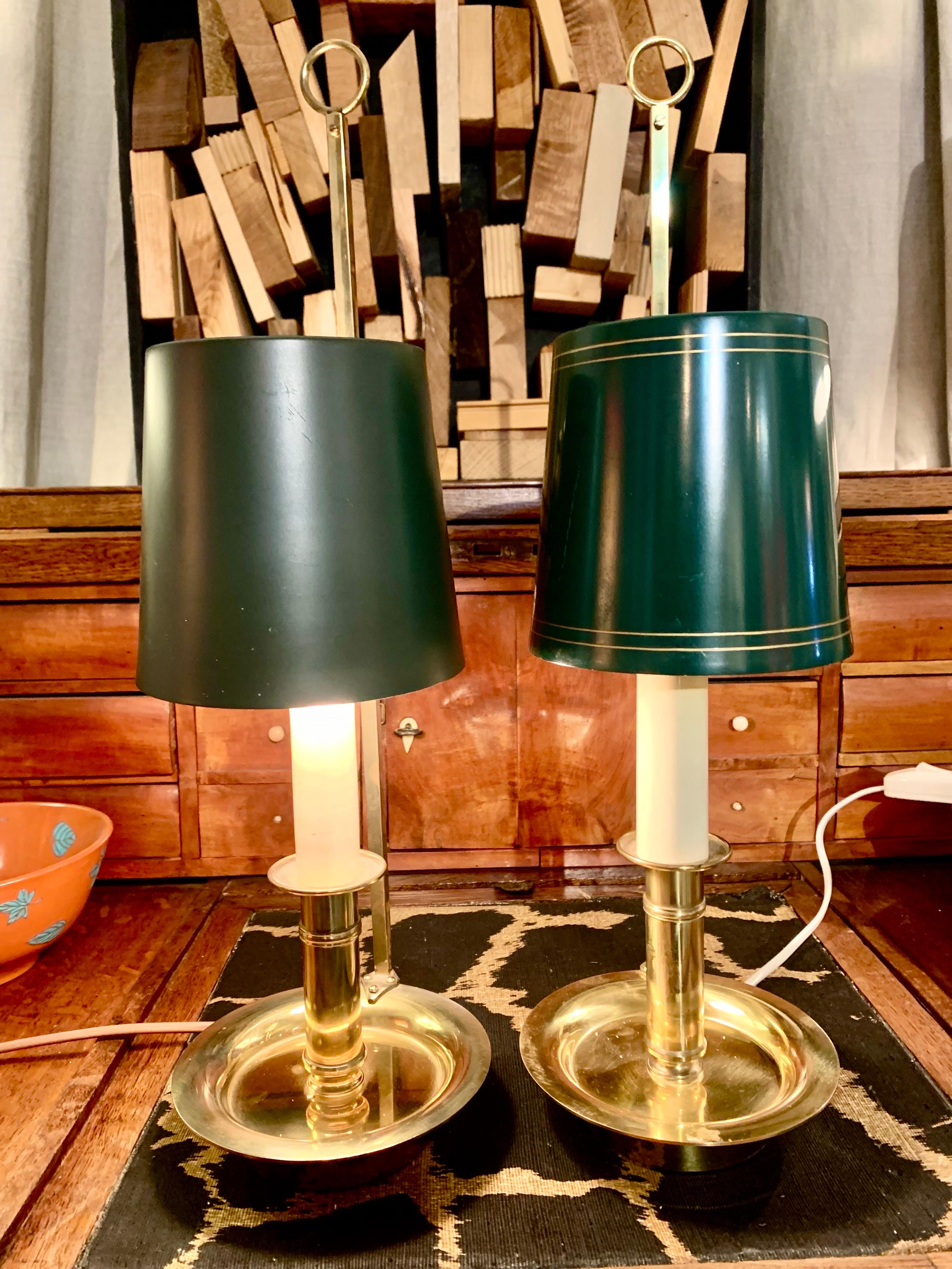 Mid Century Pair Danish Brass Bouillotte Table Lamps or Wall Lights In Good Condition For Sale In Madrid, ES