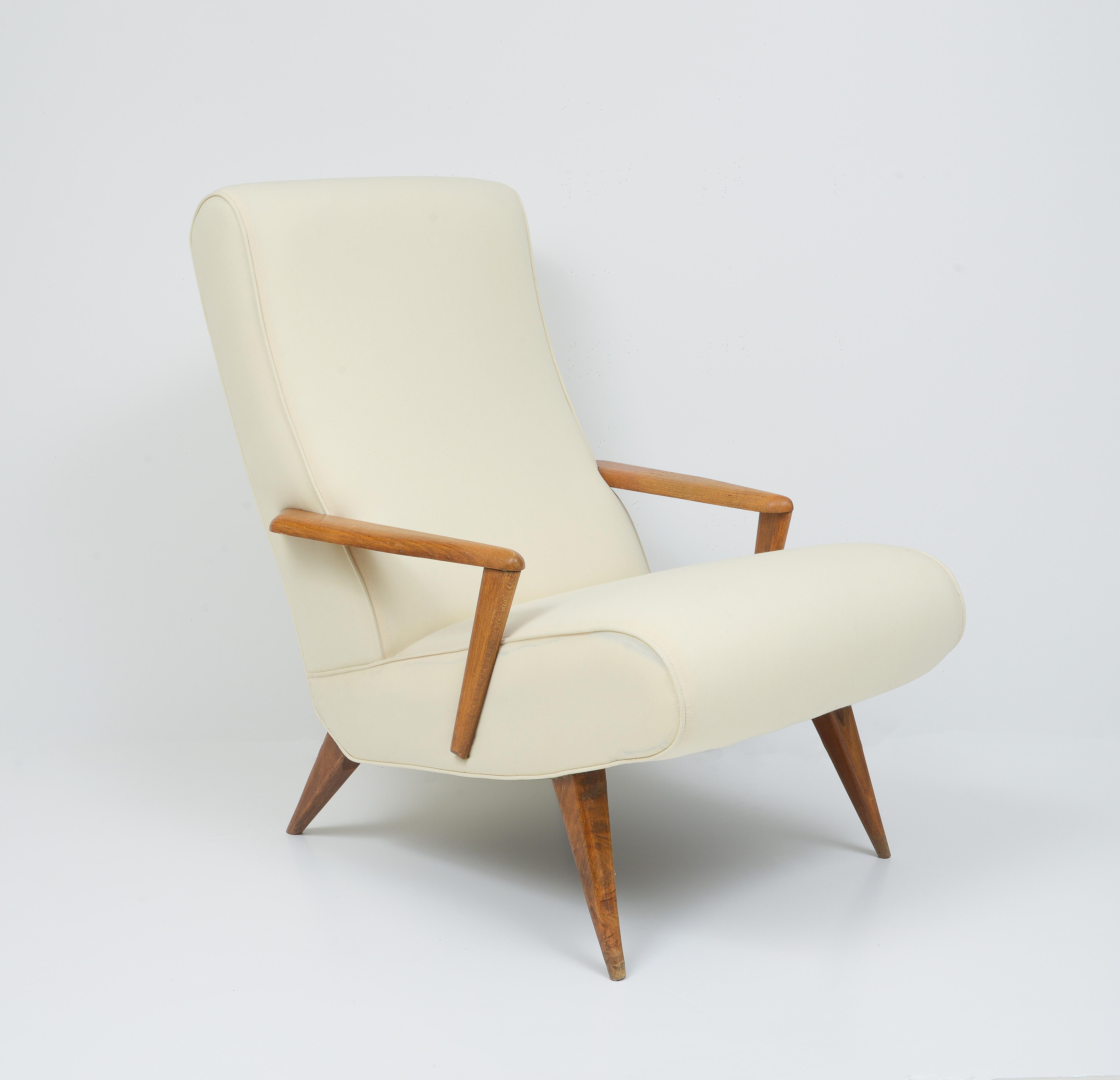 20th Century Sculptural Pair Italian White Wood Elegant Lounge Chairs, 1960's, Italy For Sale