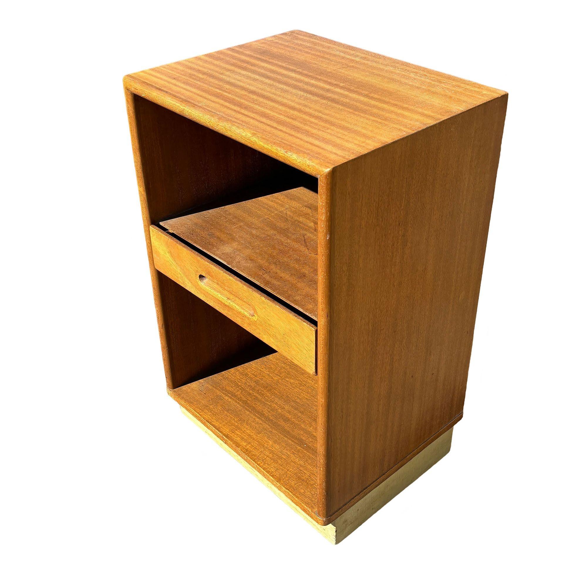 Paire de tables de nuit du milieu du siècle dernier par Edward Wormley pour Dunbar en vente 1