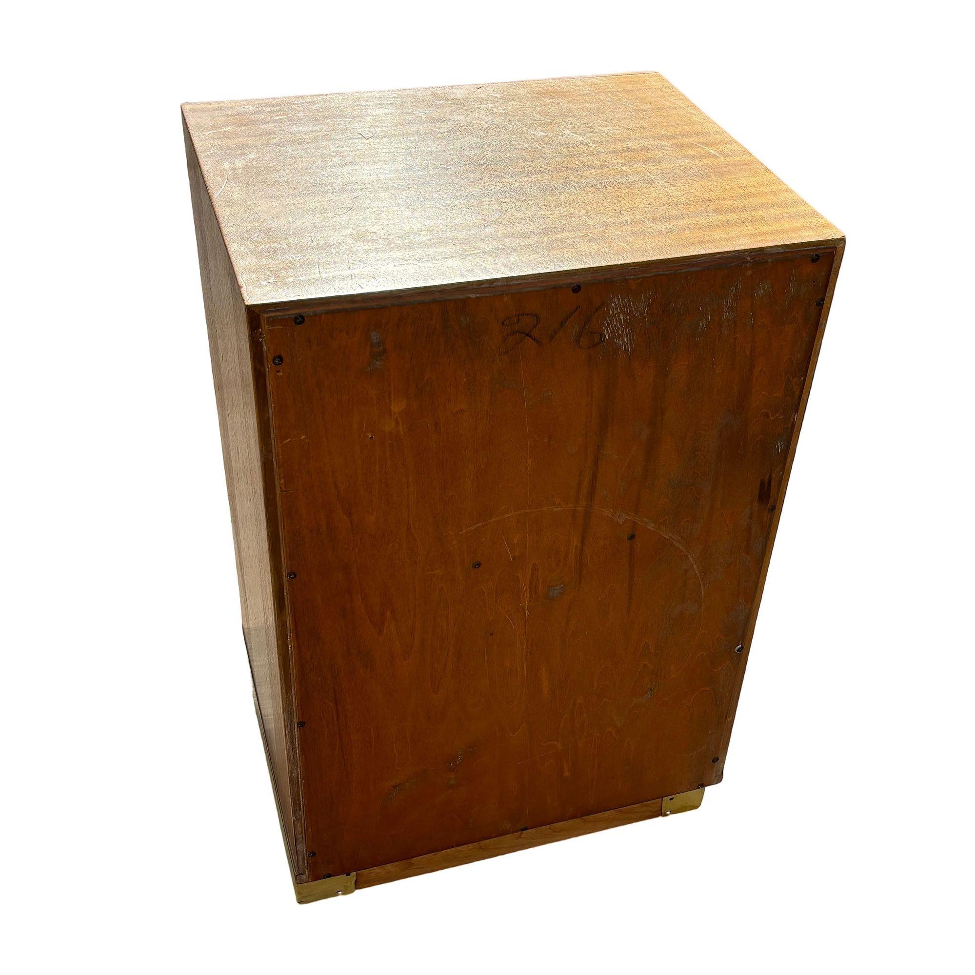 Paire de tables de nuit du milieu du siècle dernier par Edward Wormley pour Dunbar en vente 2