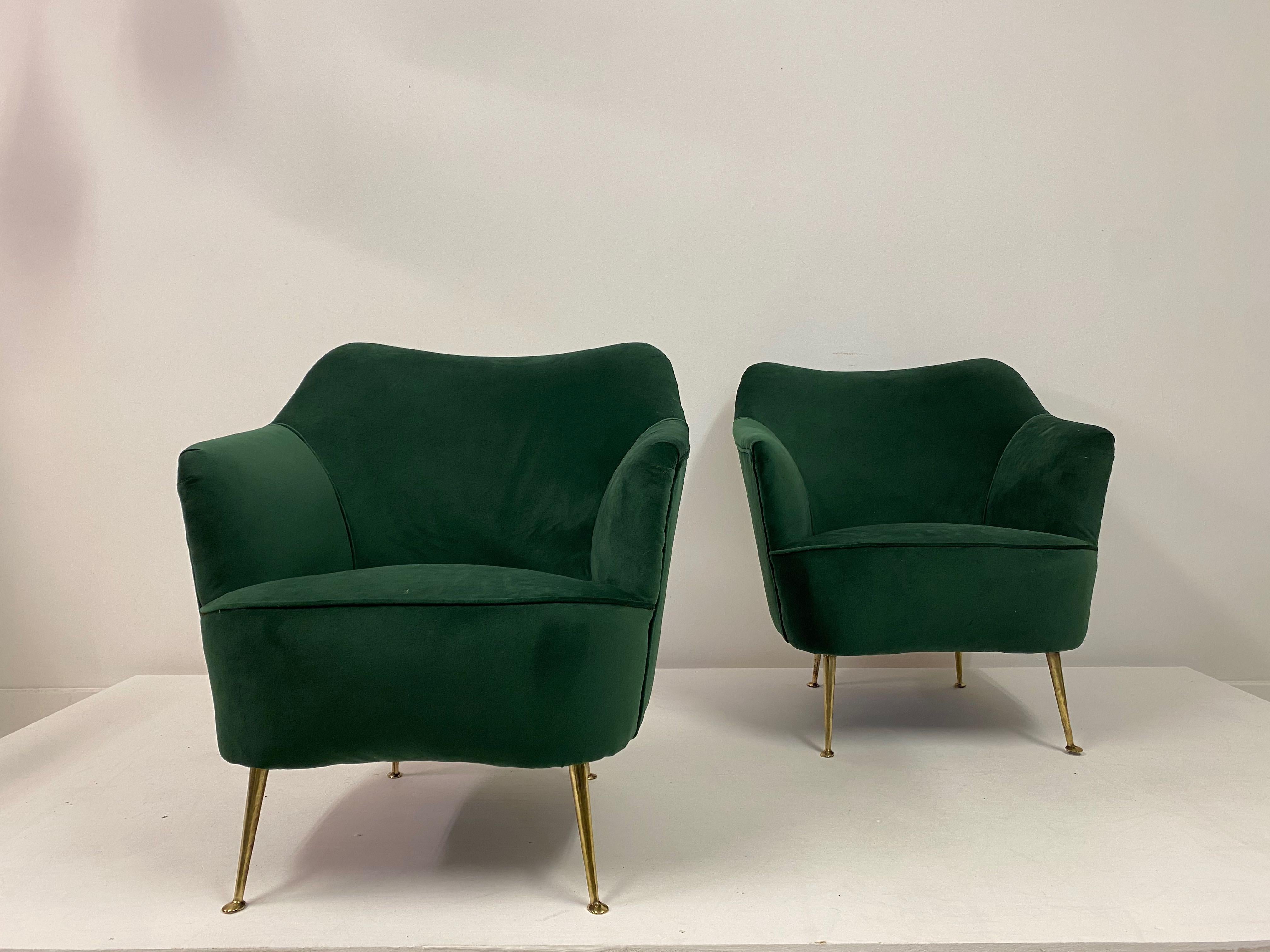 Midcentury Pair of 1950s Italian Armchairs in Green Velvet 1