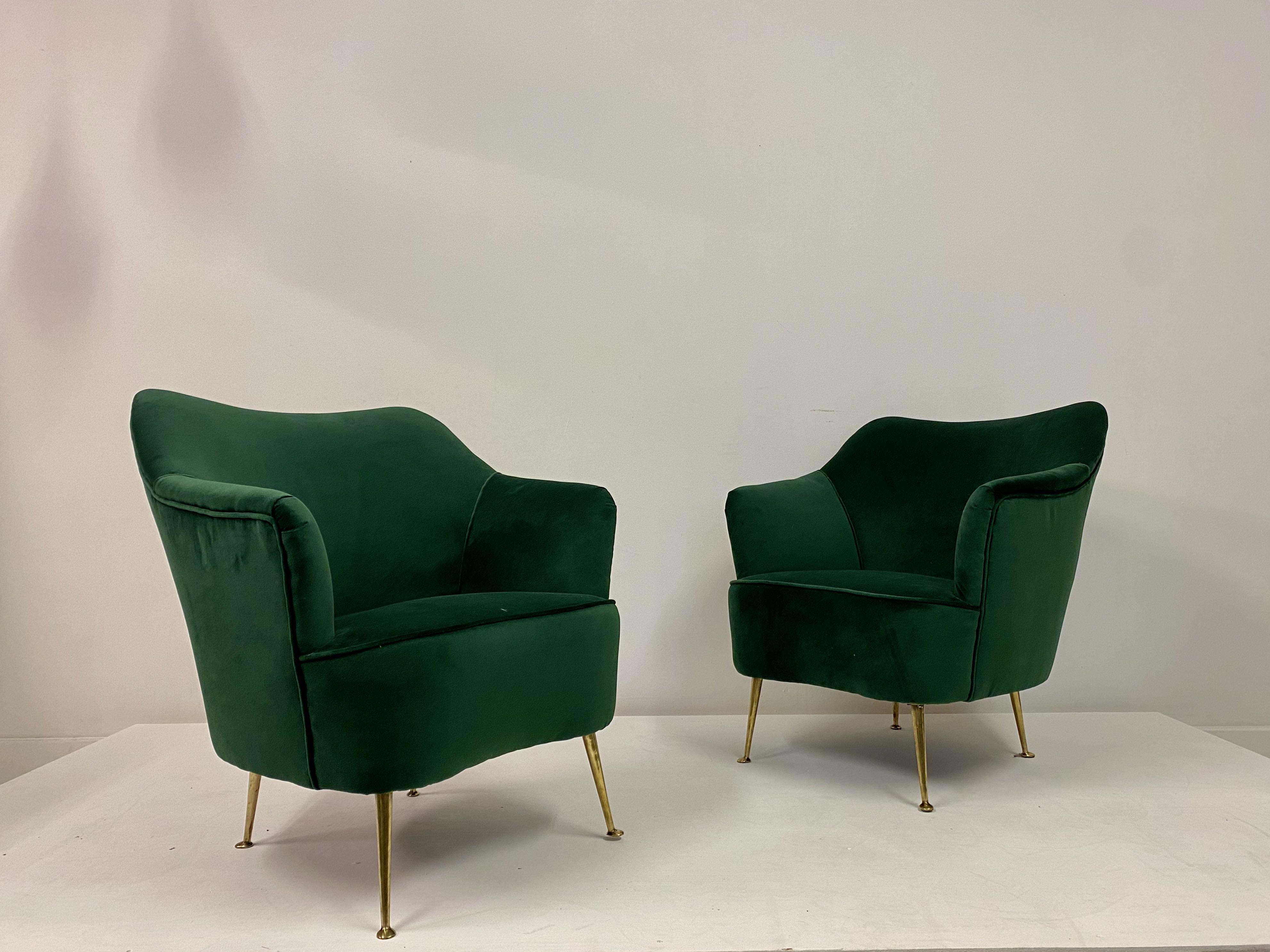 Midcentury Pair of 1950s Italian Armchairs in Green Velvet 2