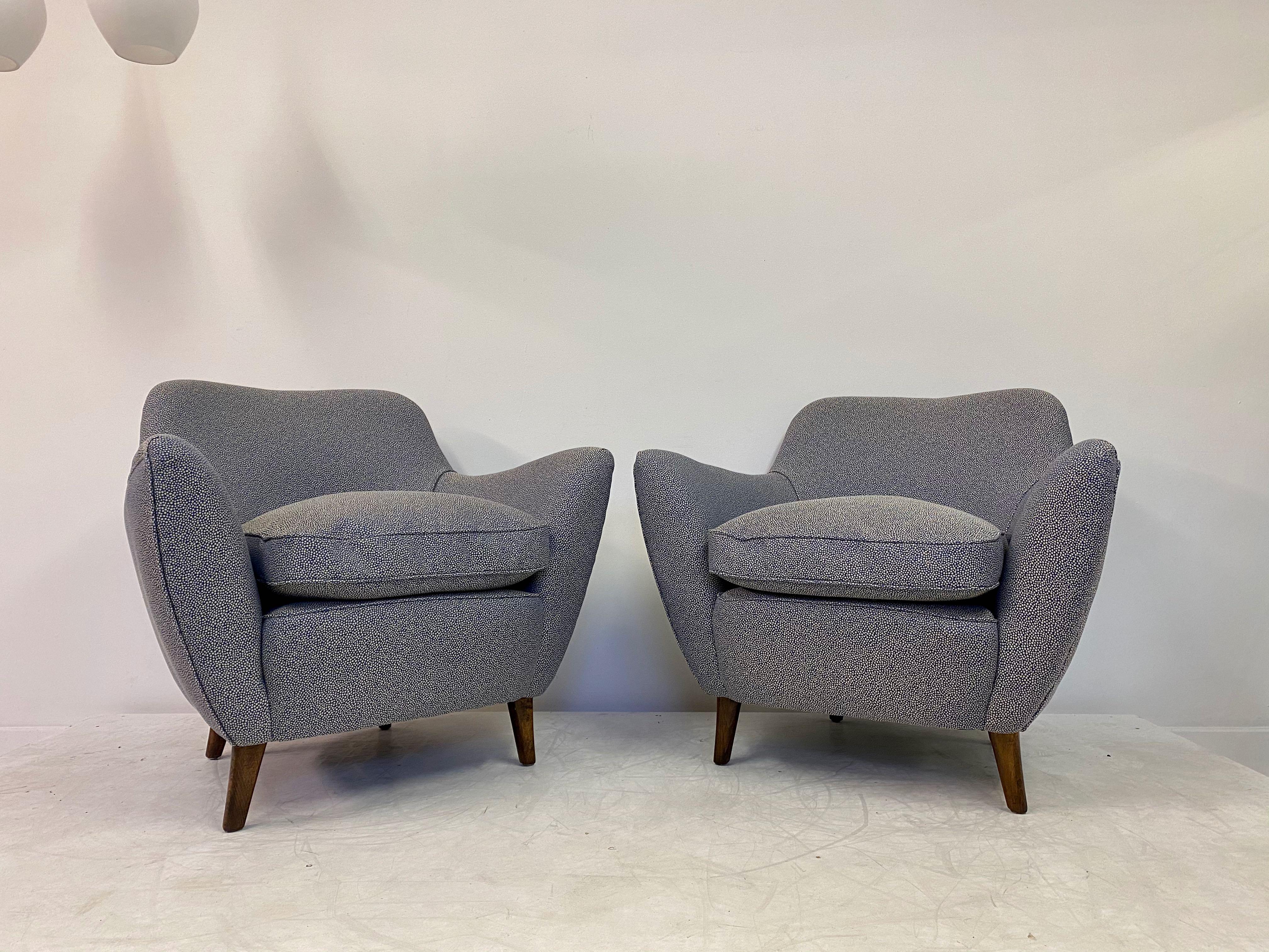 Midcentury Pair of 1950s Italian Armchairs in the Style of Guglielmo Veronesi In Good Condition For Sale In London, London