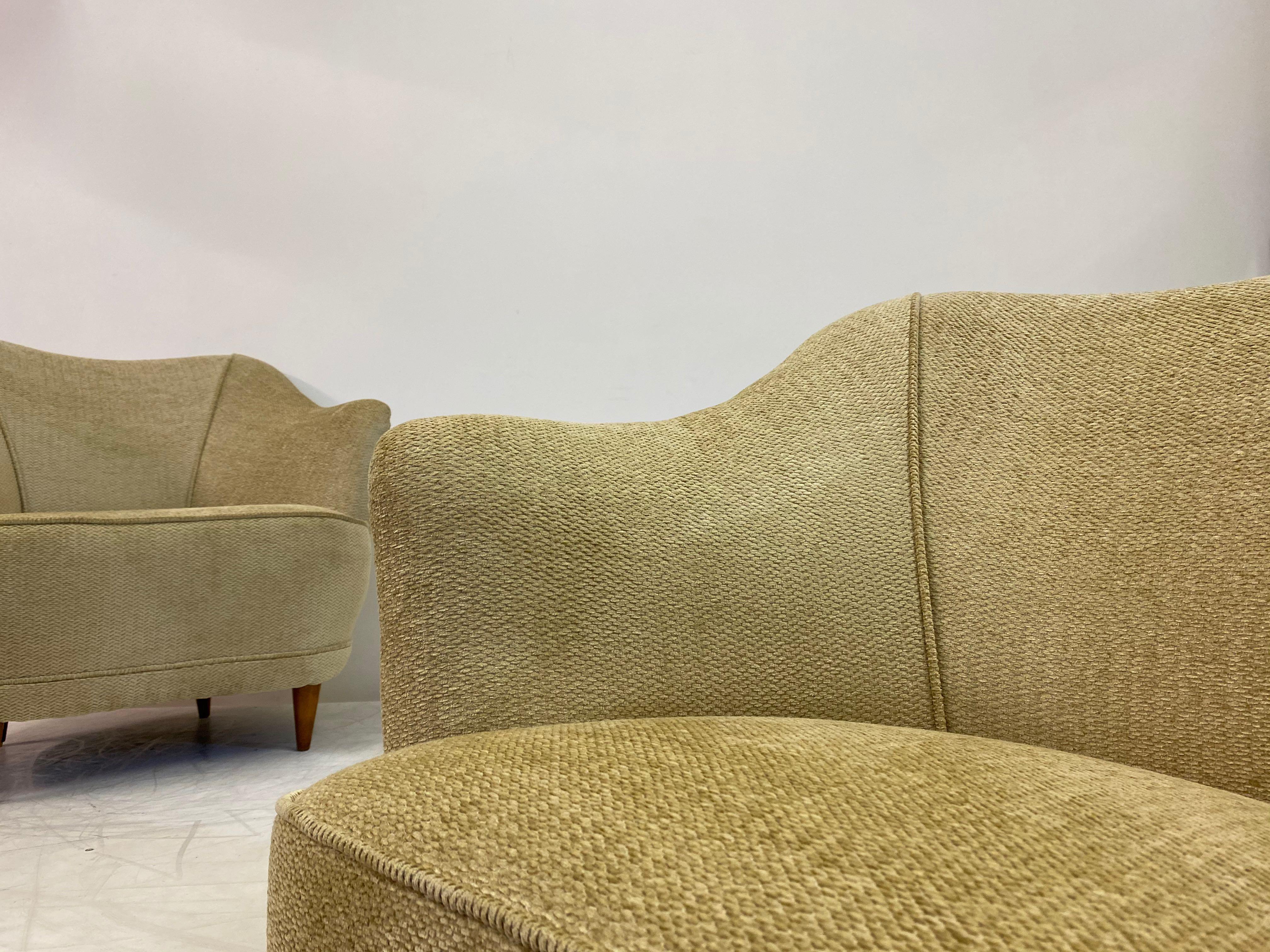 Midcentury Pair of 1950s Italian Club Armchairs in Beige 5