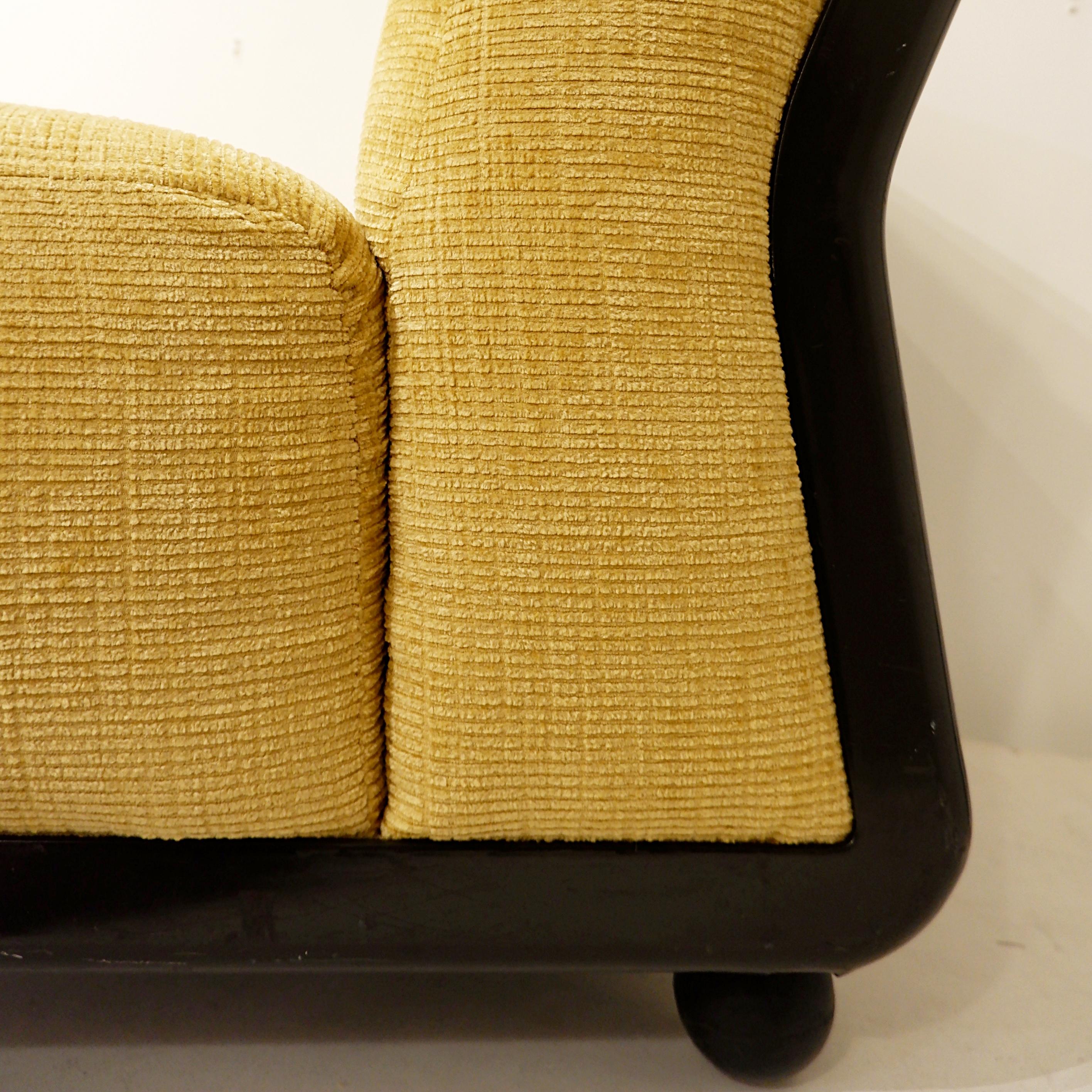 Very practical and comfortable iconic Amanta lounge chairs.