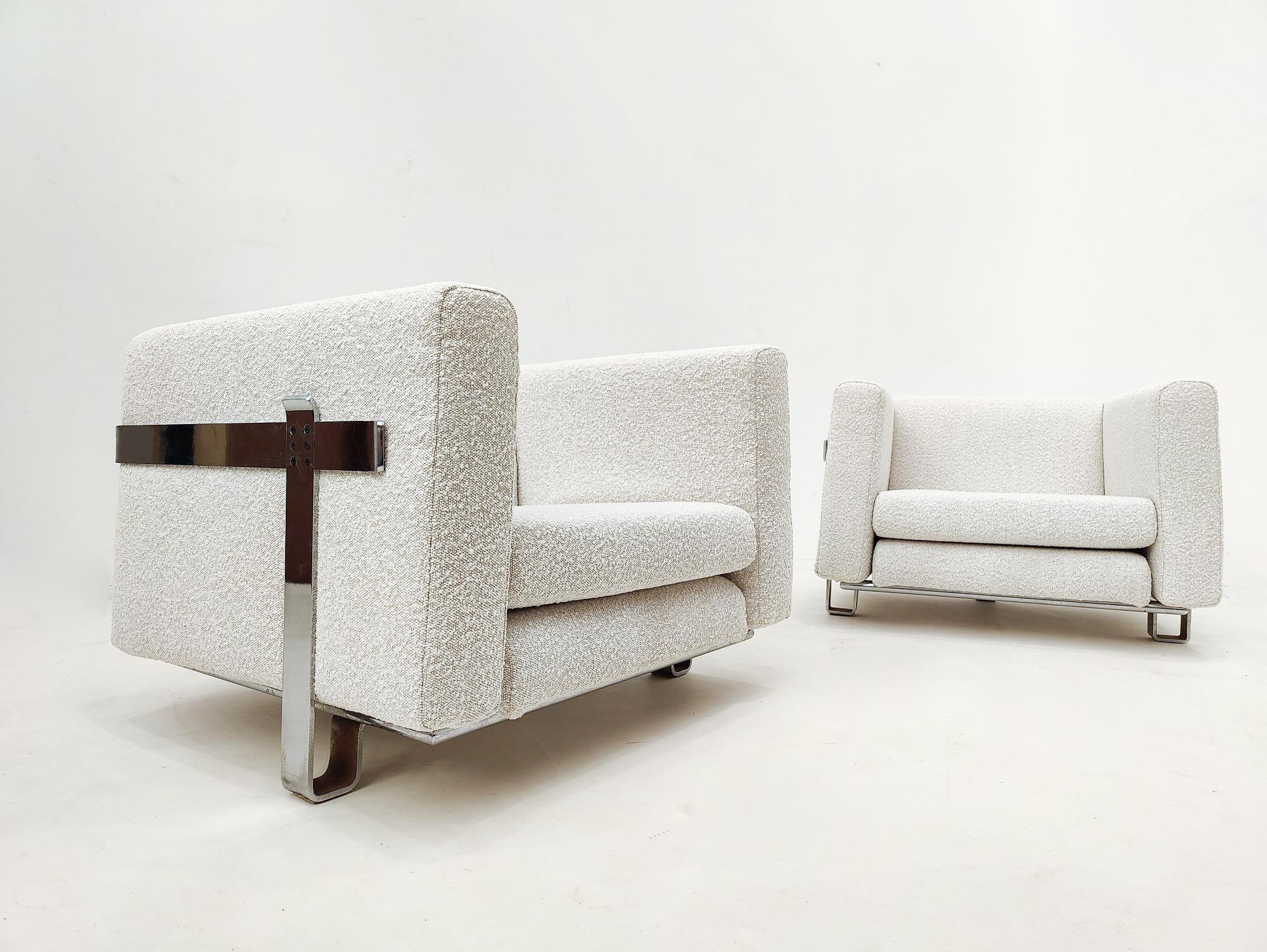 Mid-Century Modern pair of armchairs by Luigi Caccia Dominioni for Azucena, Chrome and Boucle Fabric, 1960s

New upholstery.